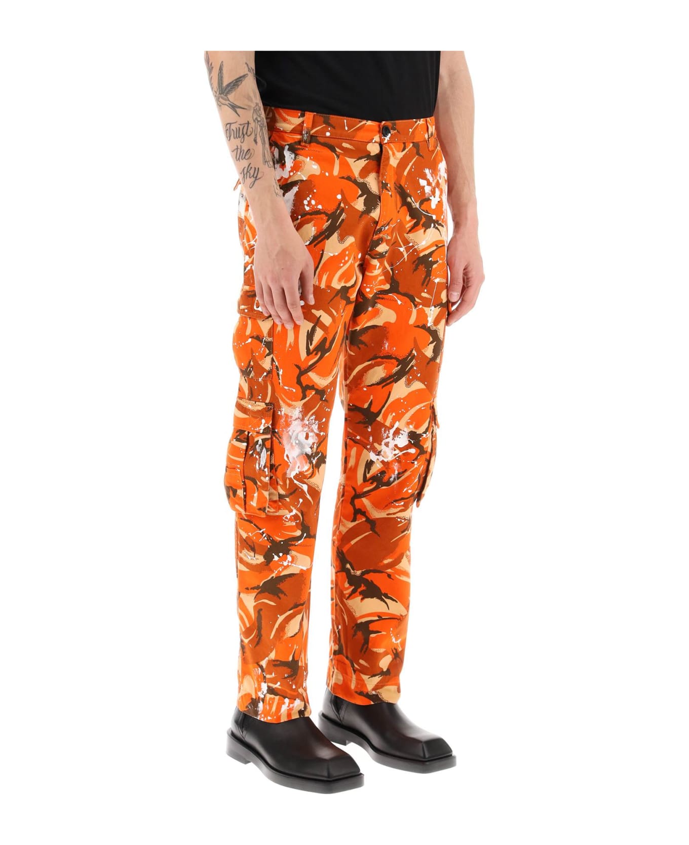 Martine Rose Camouflage Cargo Pants - ORANGE CAMO PAINT (Orange) ボトムス