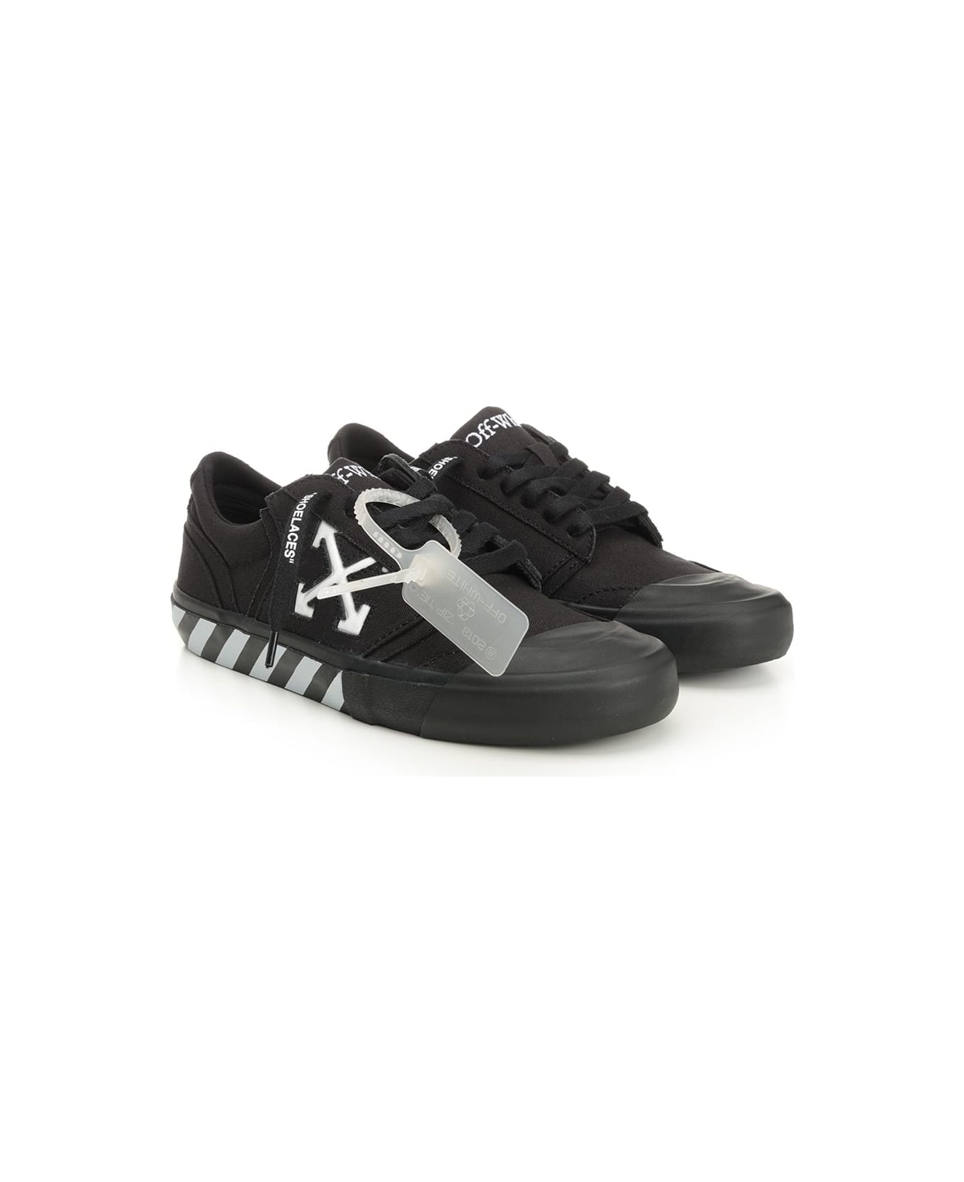 Off-White Sneakers With Laces And Logo - BLACK