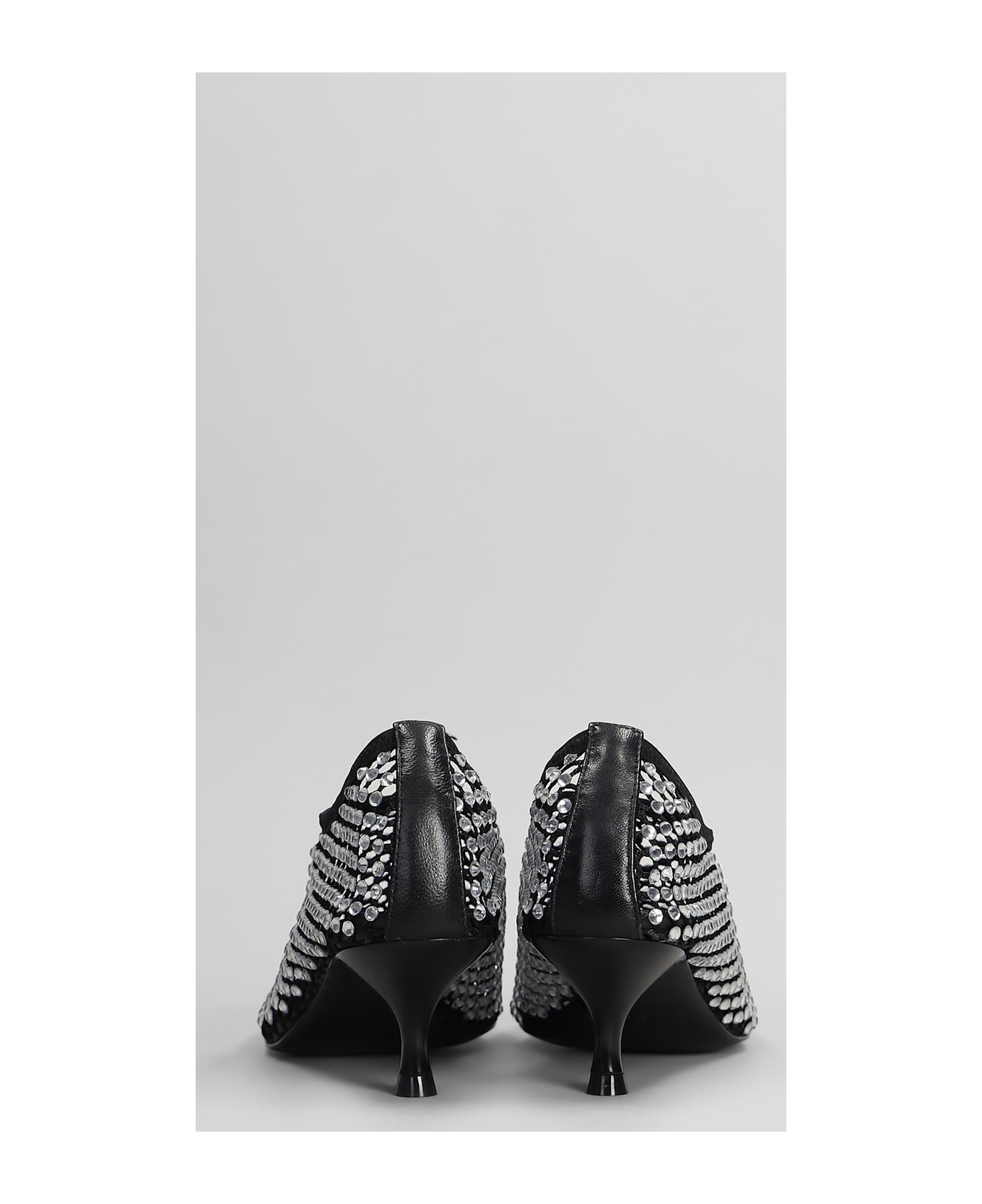 Strategia Pumps In Black Leather - black