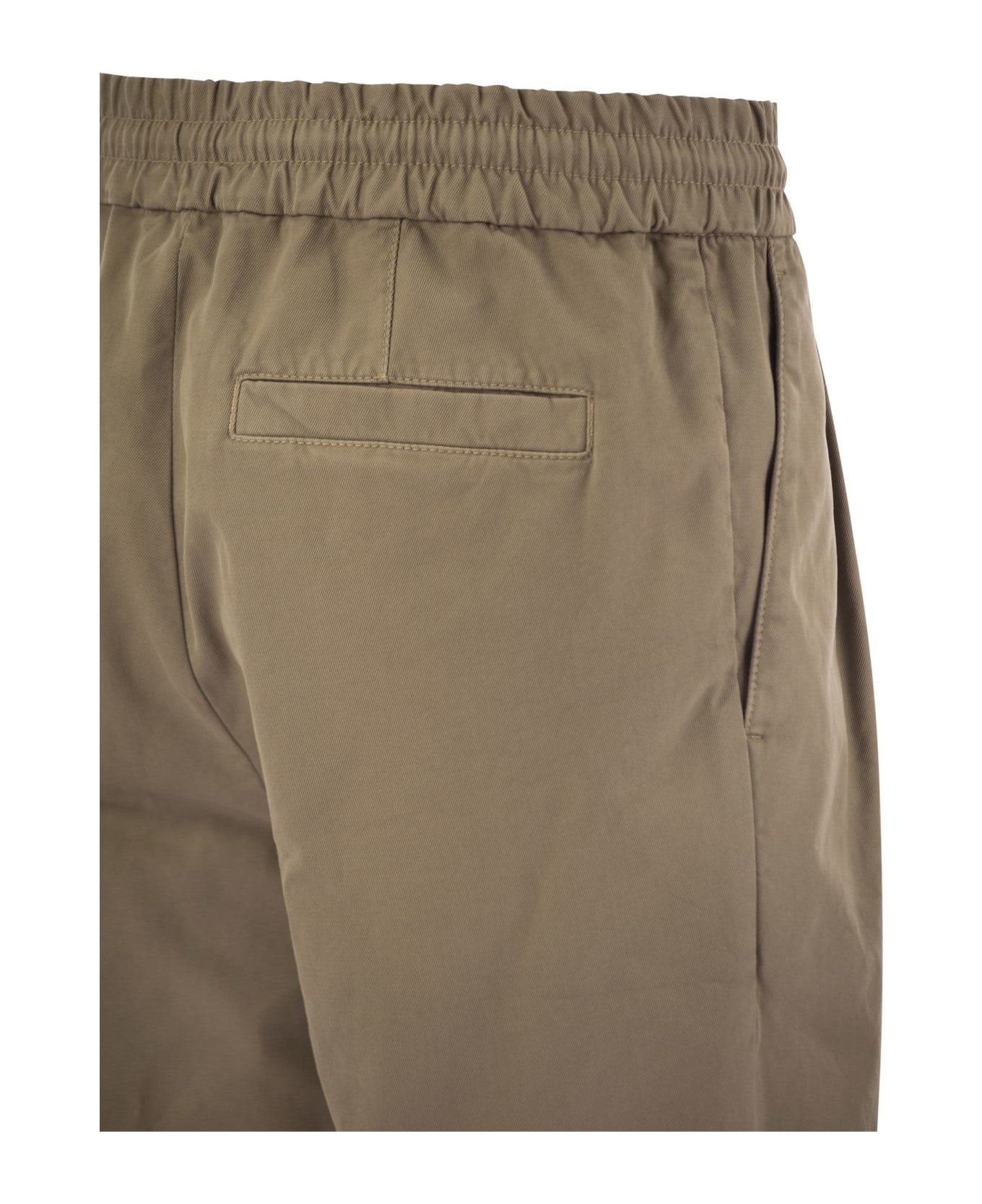 Brunello Cucinelli Bermuda Shorts In Cotton Gabardine With Drawstring And Double Darts - Rope