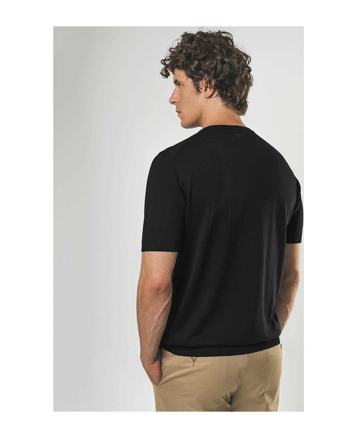 Larusmiani Brighton T-shirt Sweater - Black