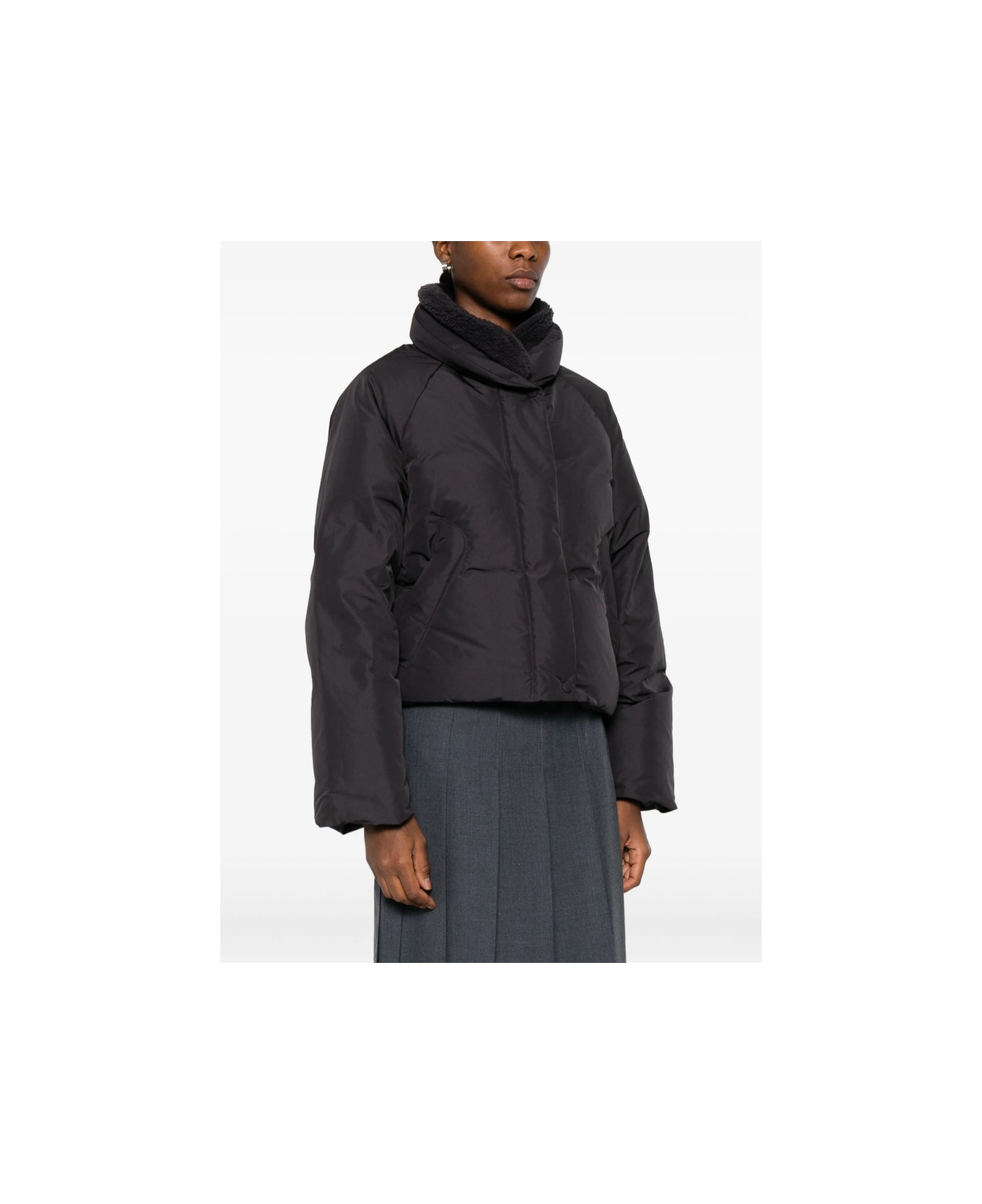 Low Classic Outerwear - BLACK