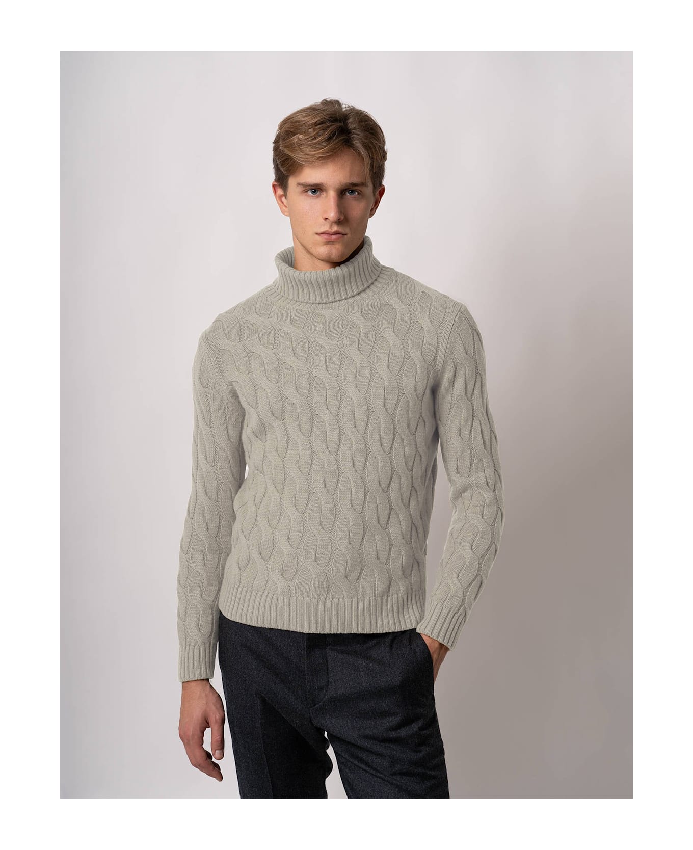 Larusmiani Turtleneck Sweater Col Du Pillon Sweater - Beige