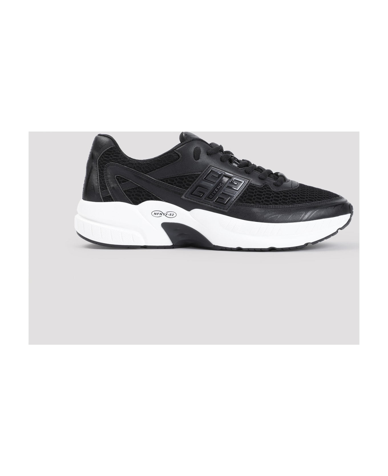 Givenchy Nfnty-52 Low Top Runners Sneakers - Black