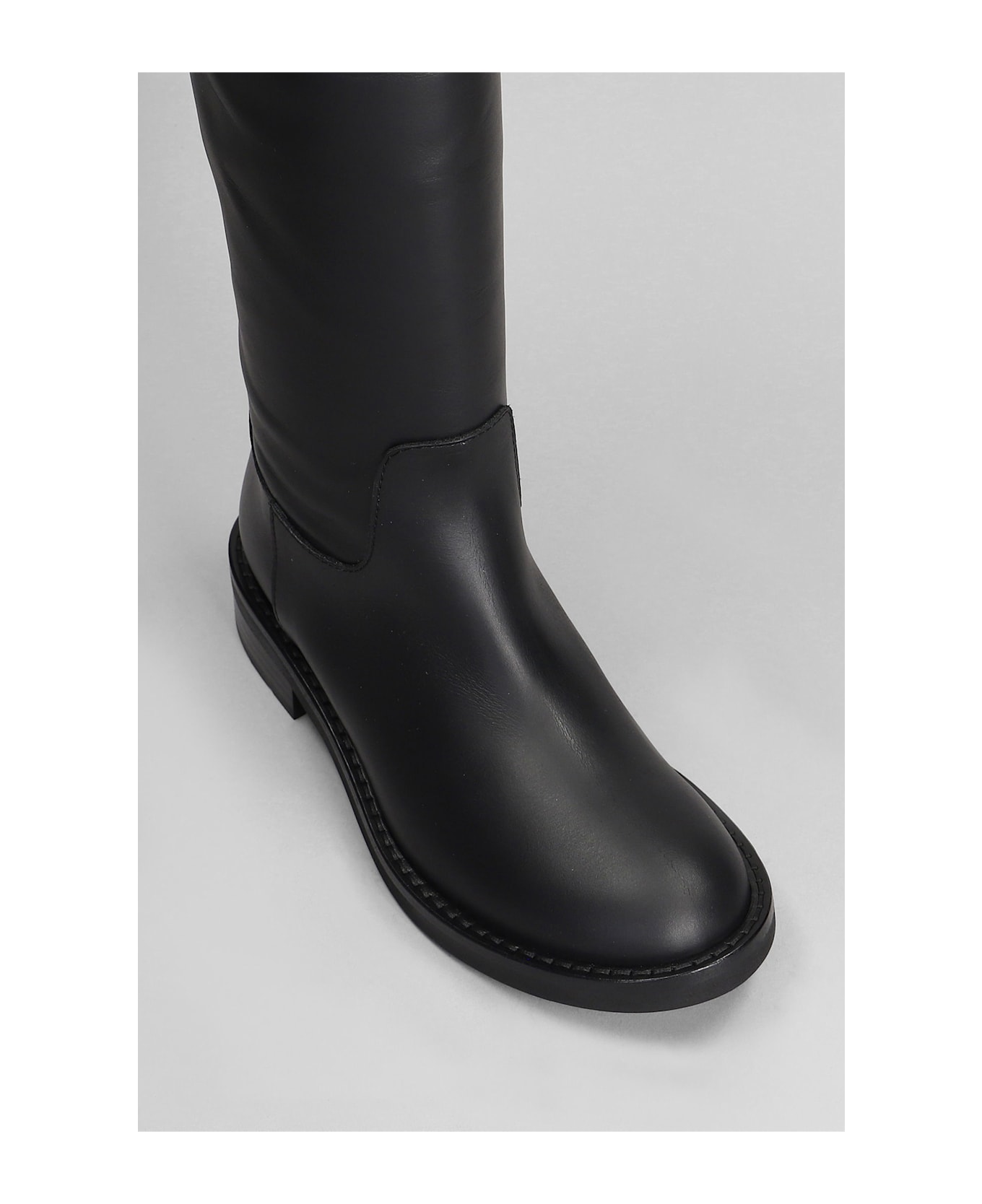 Via Roma 15 Low Heels Boots In Black Leather - black
