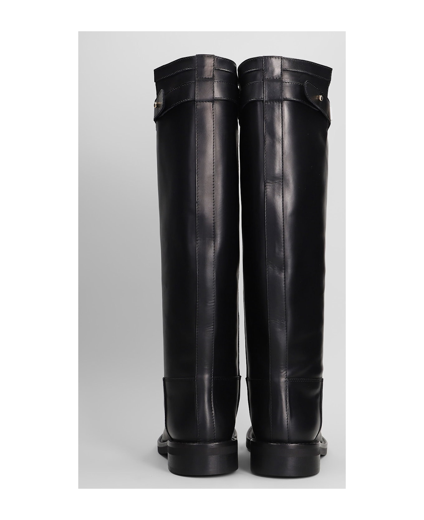 Via Roma 15 Low Heels Boots In Black Leather - black