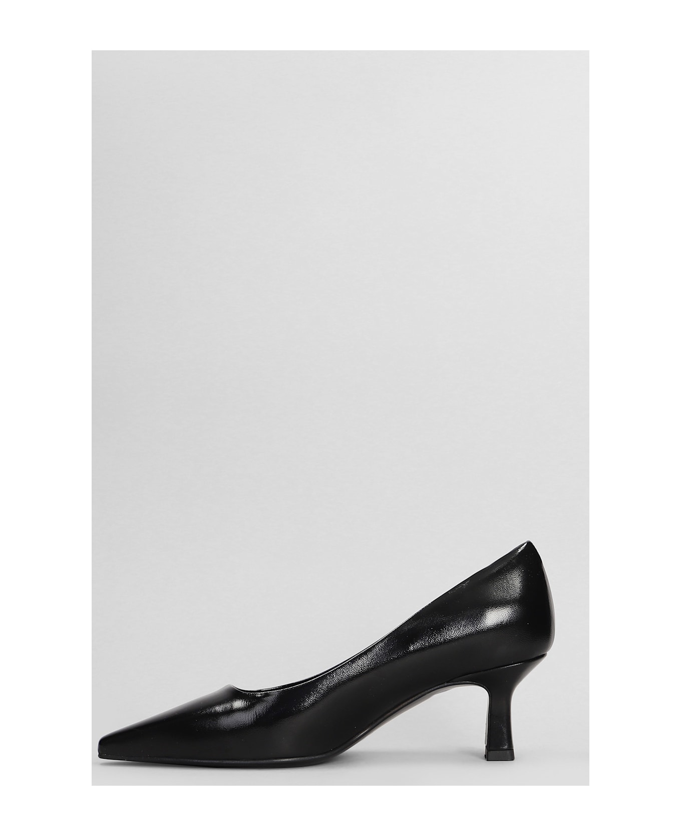 Julie Dee Pumps In Black Leather - black