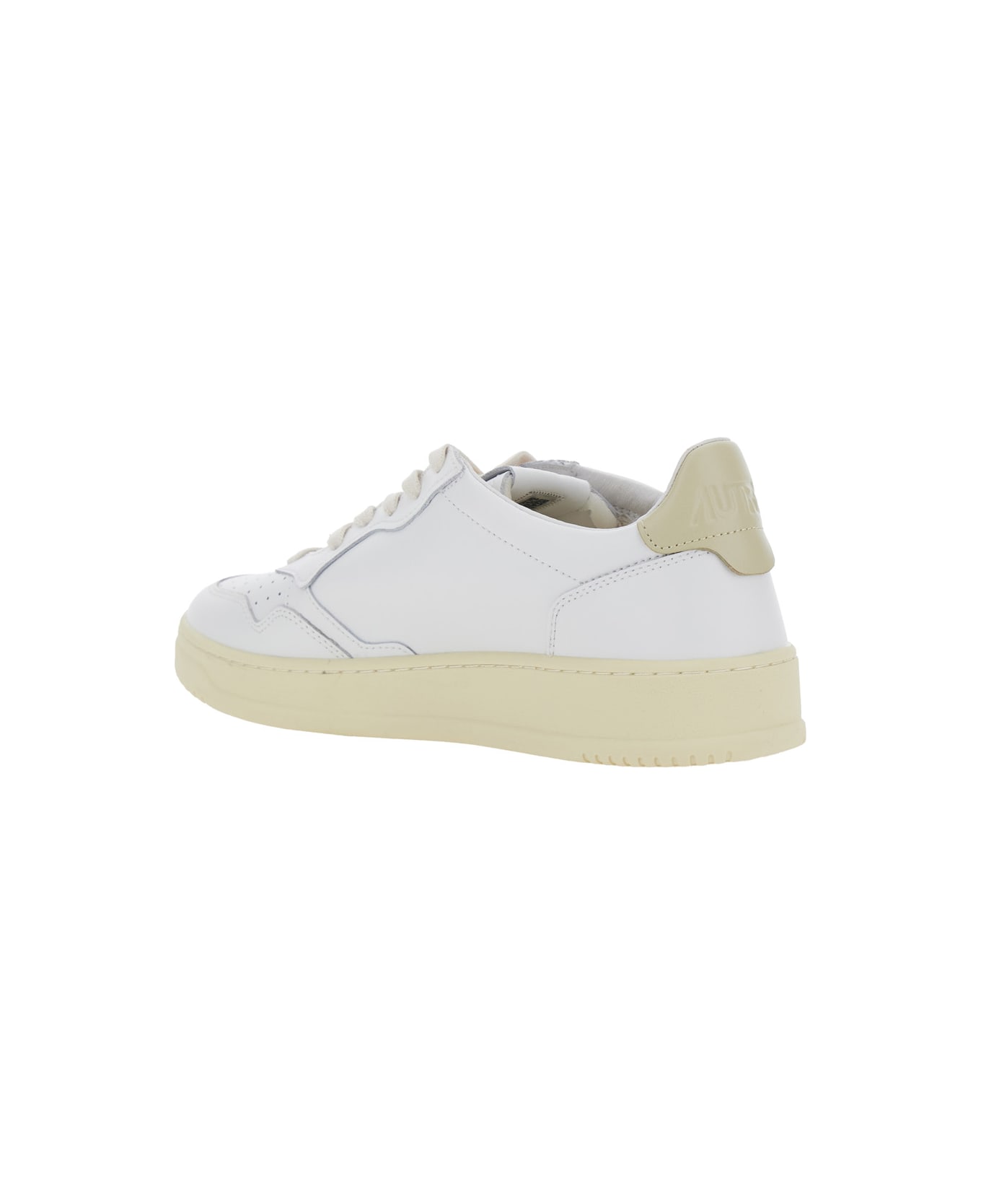Autry 'medalist' White Low Top Sneakers With Logo Patch On Tongue And Side And Logo Lettering On The Heel In Leather Man - White
