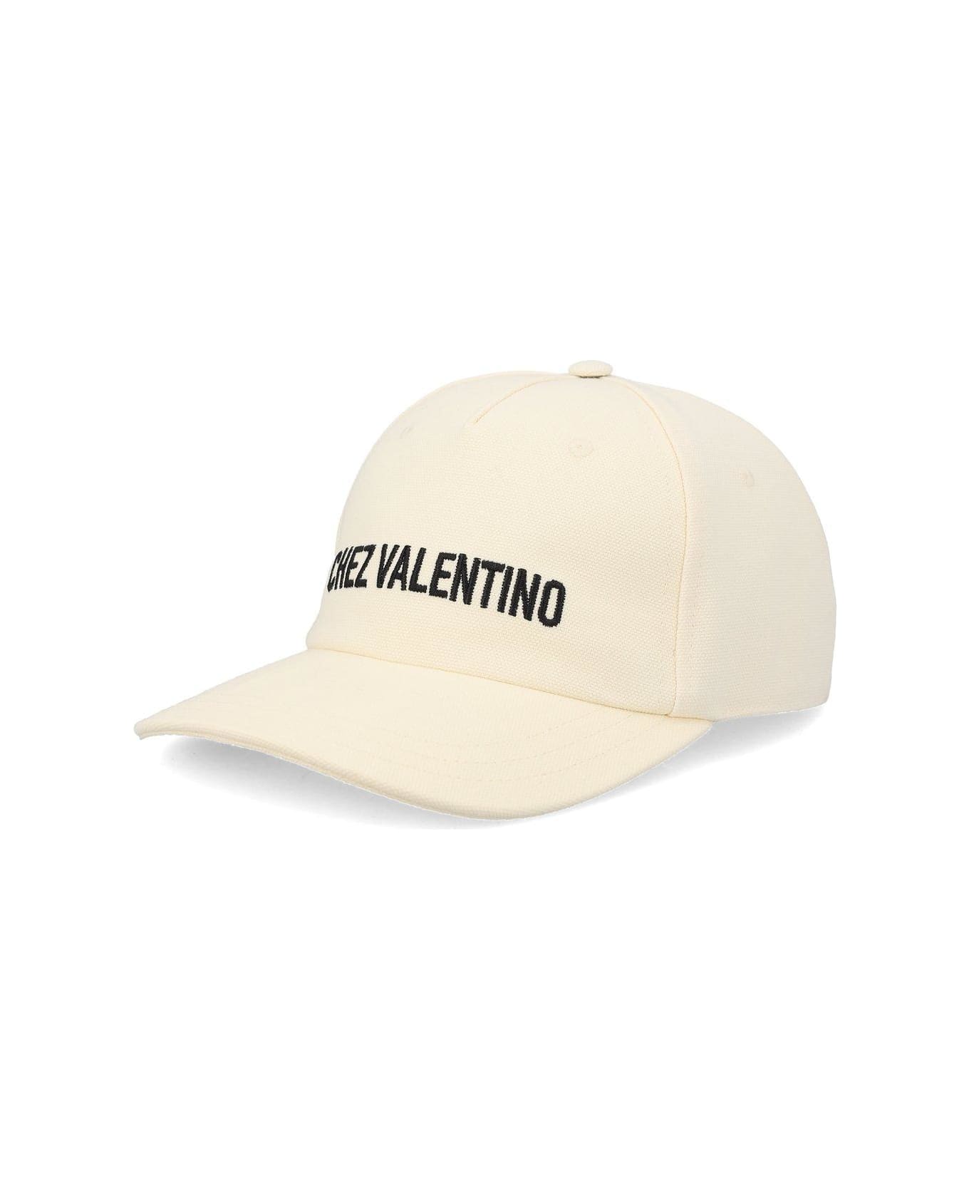 Valentino Garavani Logo Embroidered Baseball Cap - AVORIONERO