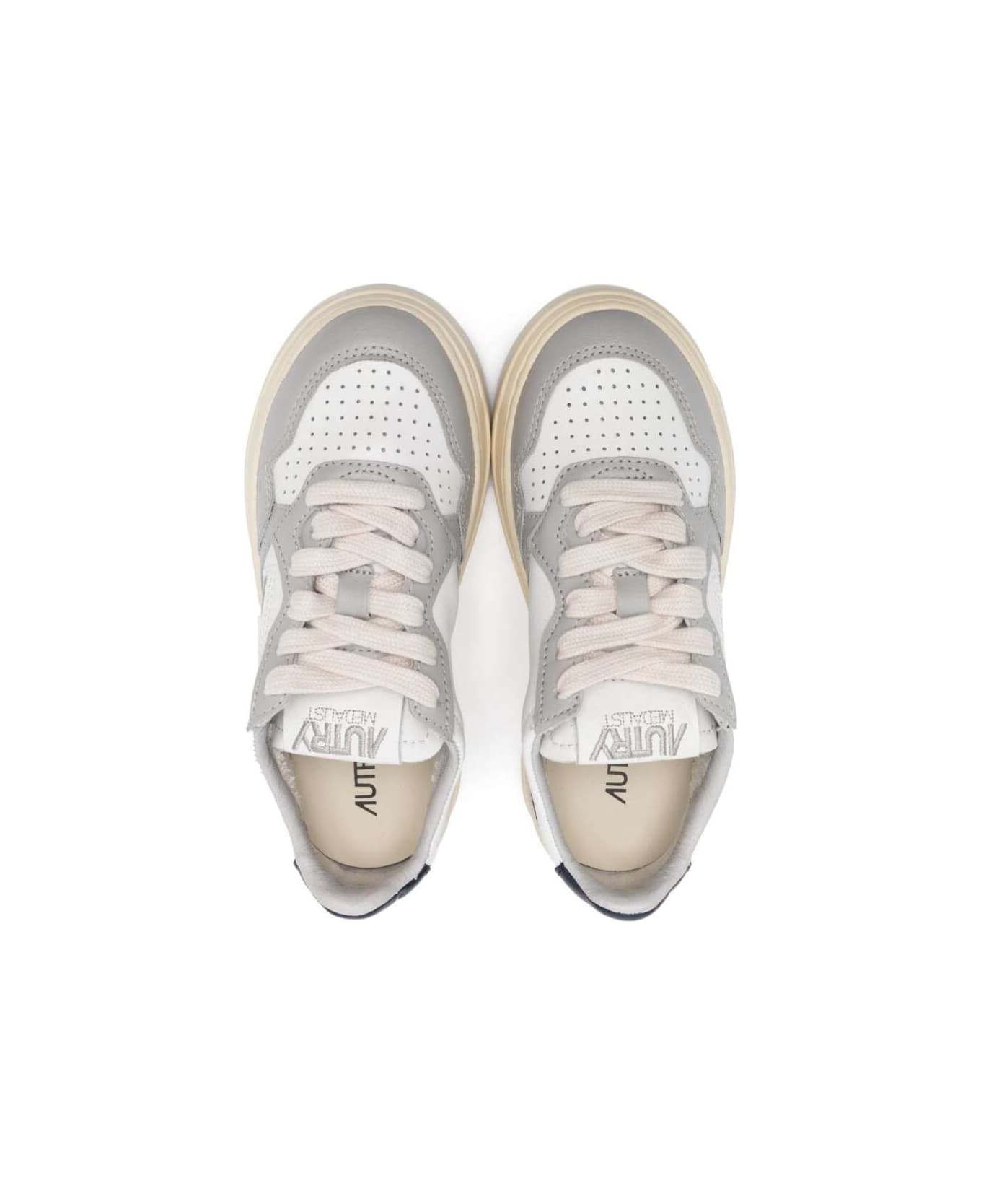 Autry 'medalist Low' White Low-top Sneakers With Logo Detail In Leather Boy - White