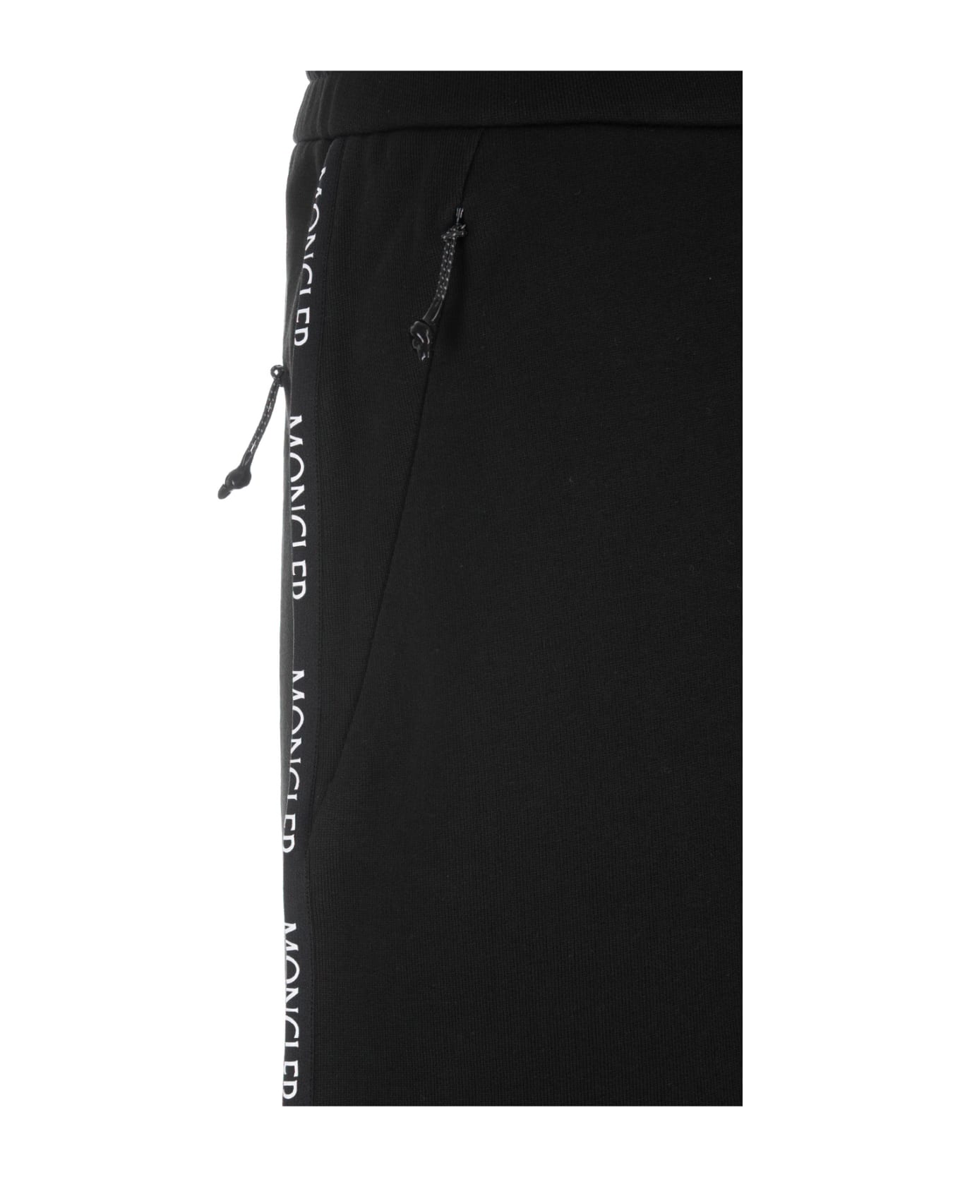 Moncler Black Sports Bermuda Shorts With Logoed Insert - Nero
