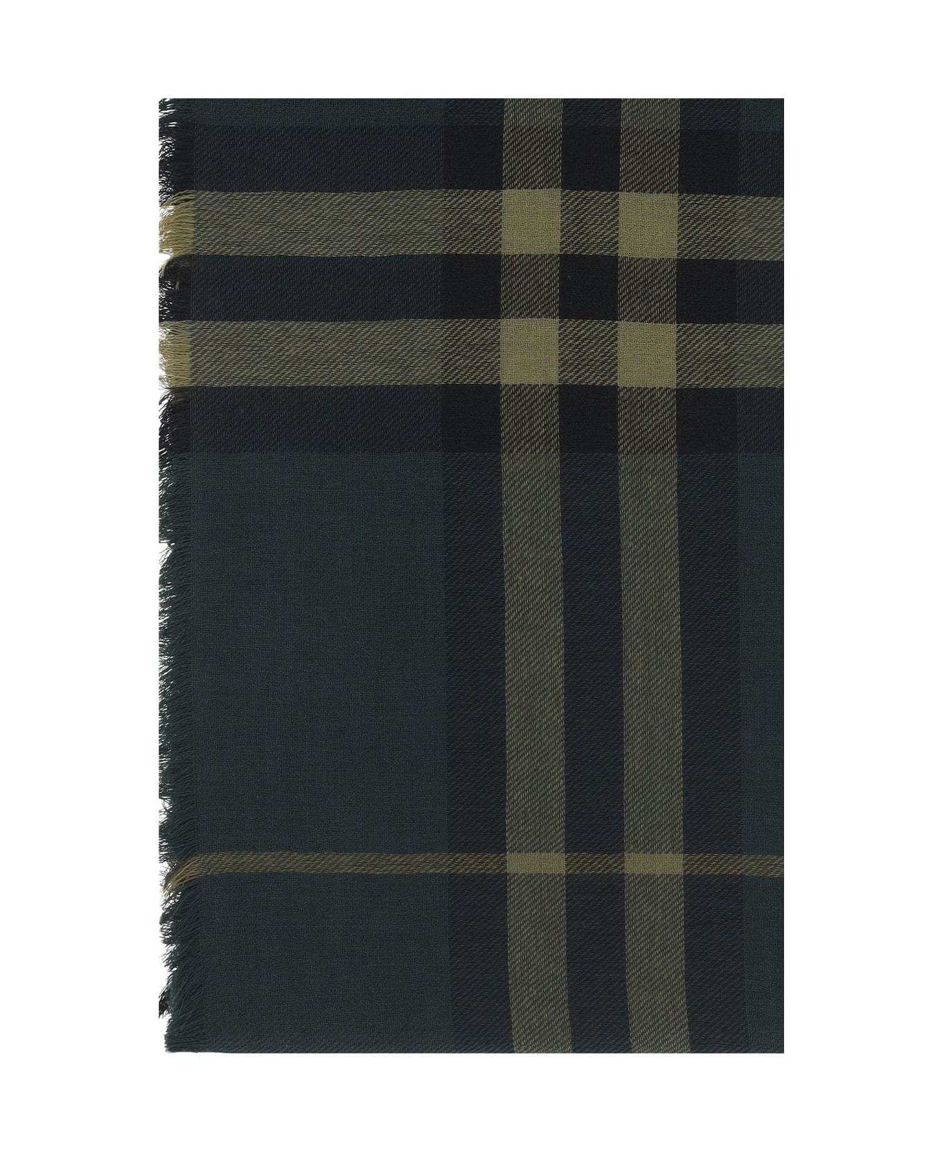 Burberry Checked Frayed-edge Scarf - Grey