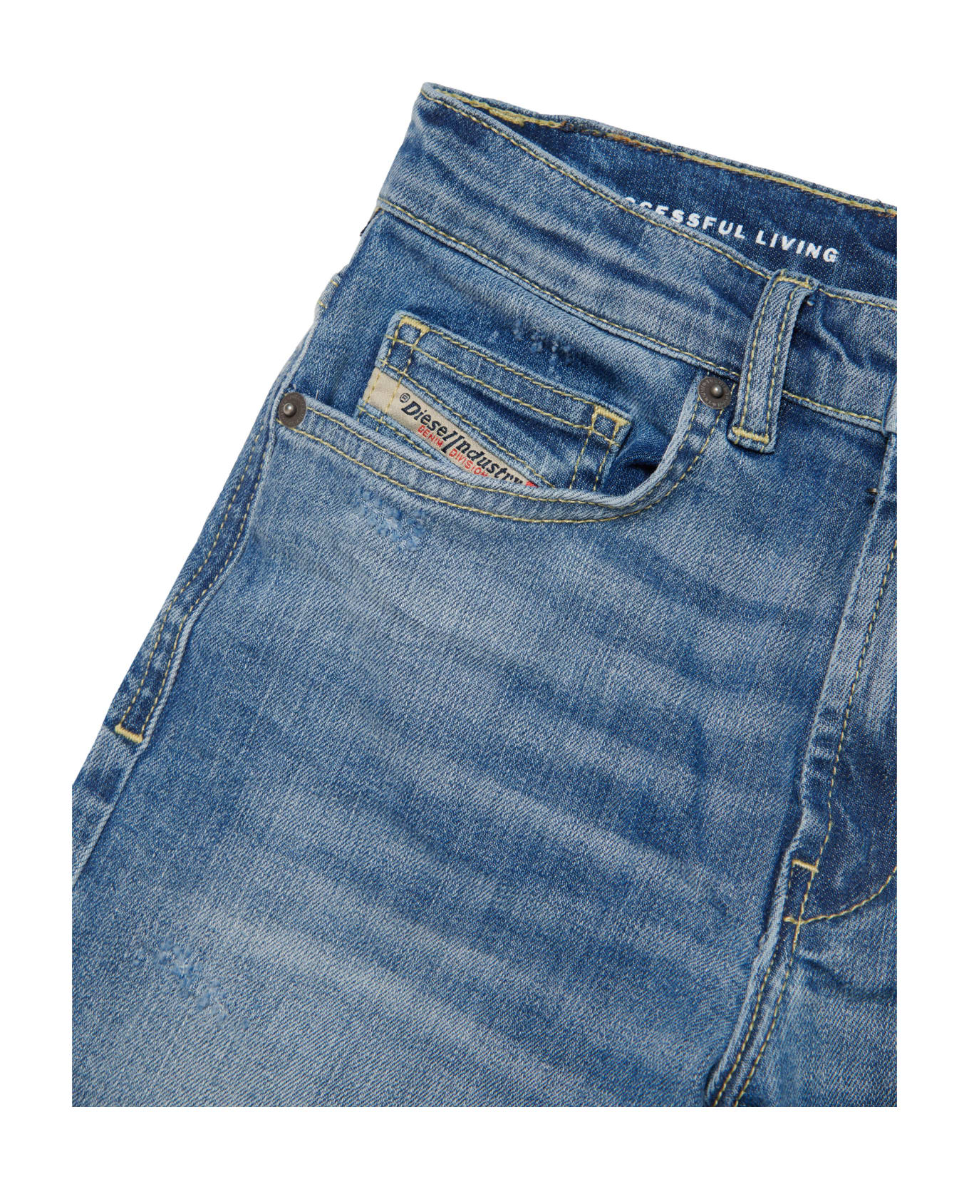 Diesel D-macs-sh-j Shorts Diesel Shorts In Light Shaded Denim - Blu ボトムス