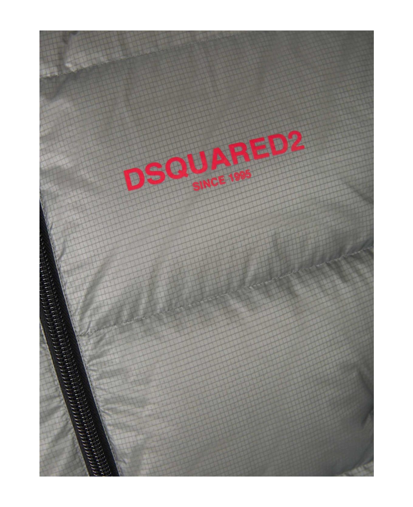 Dsquared2 Logo Printed Zipped Quilted Vest