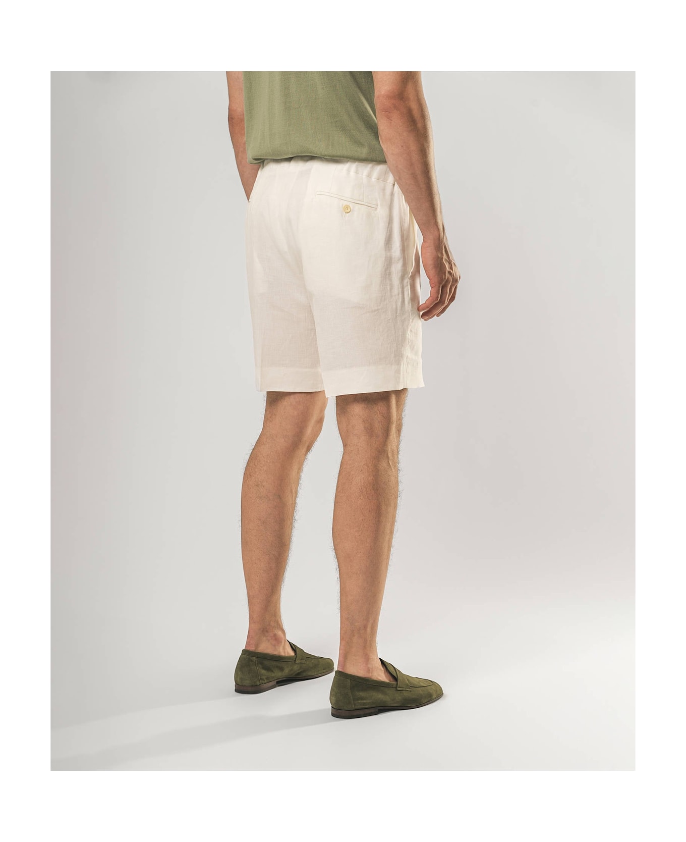 Larusmiani D20 Bermuda Shorts - White