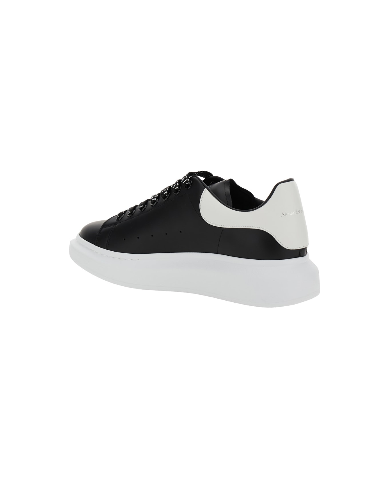 Alexander McQueen Black Low Top Sneakers With Logo Lettering On The Tongue In Leather Man - Black