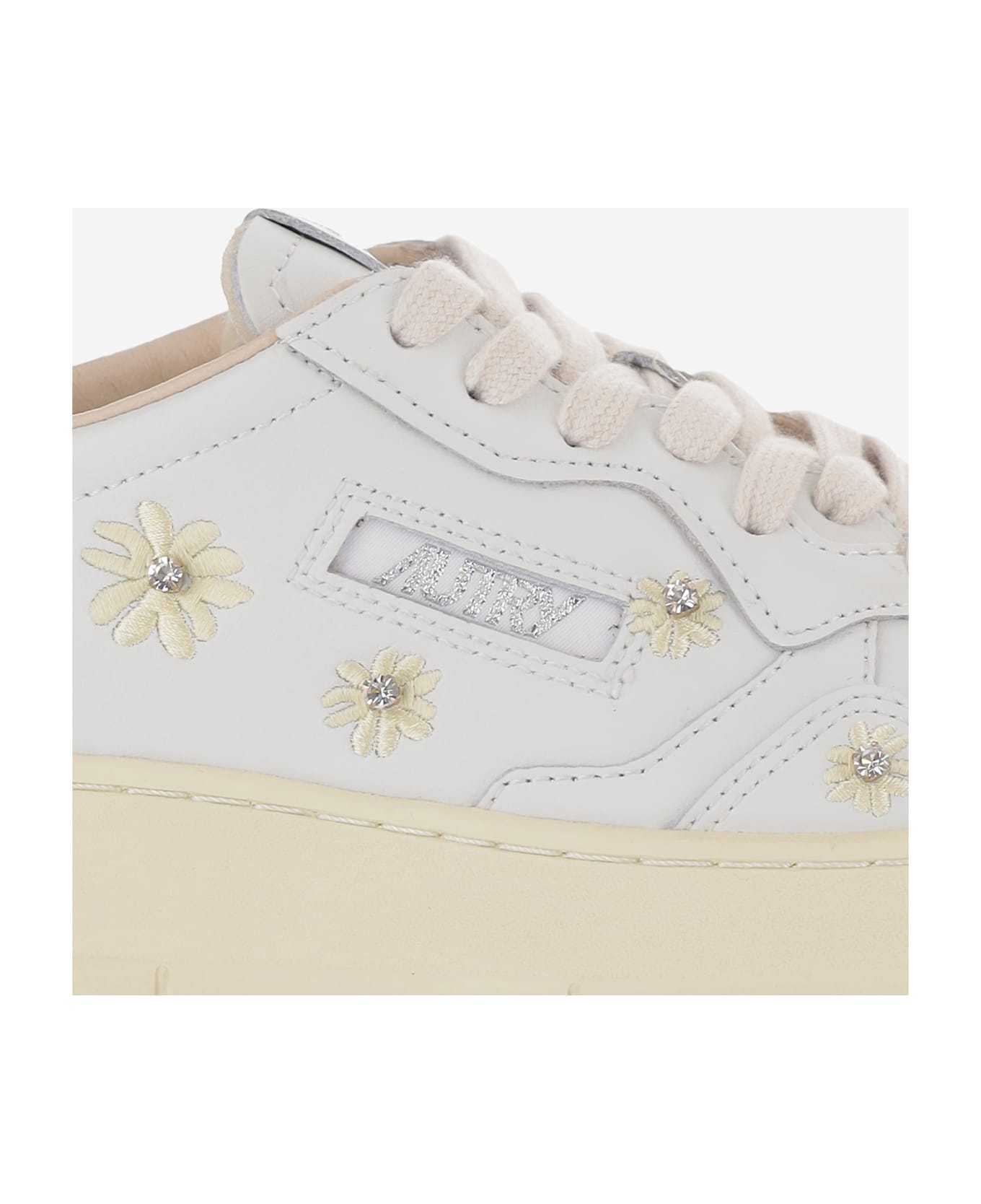 Autry Medalist Low Leather Sneakers - White