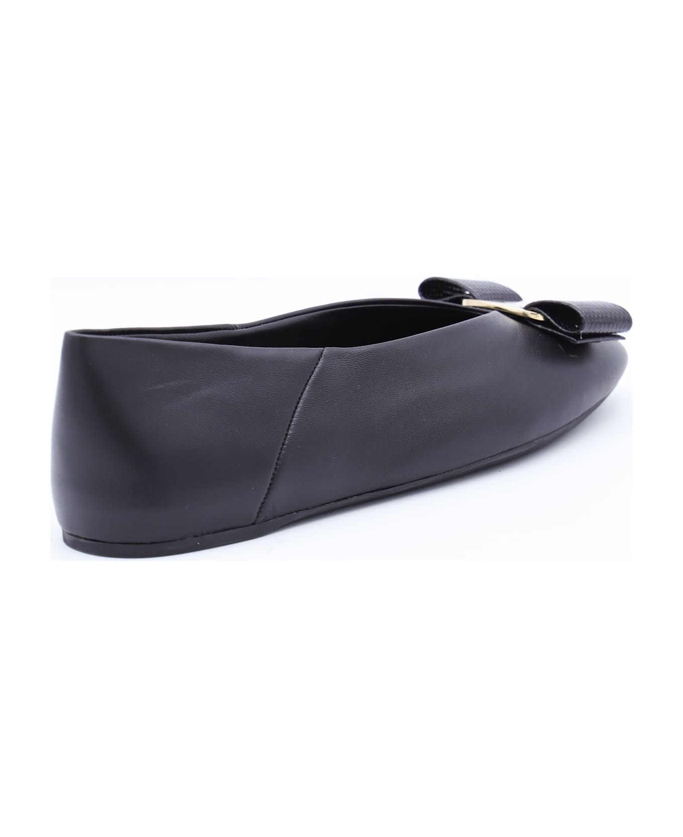 Ferragamo Black Leather Vanna Flats - Black