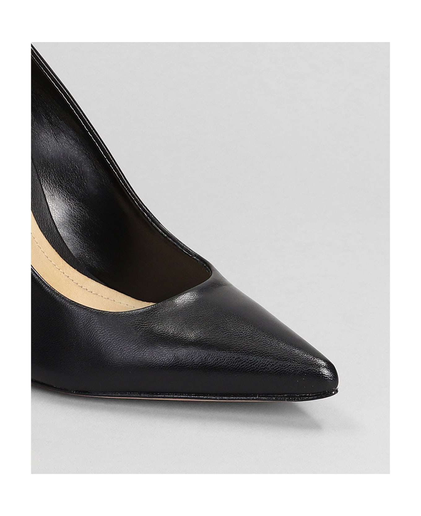 Schutz Caiolea Pumps In Black Leather - black