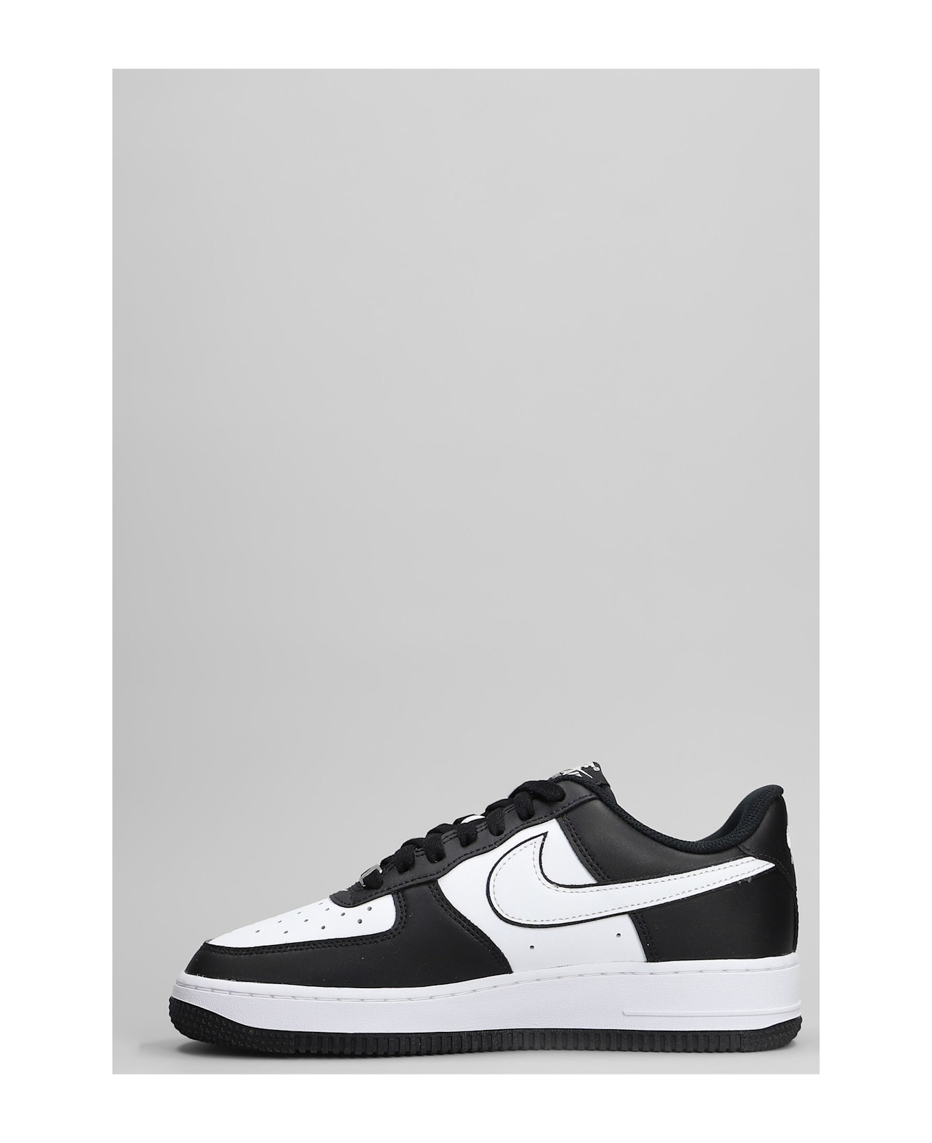 Nike Air Force 1 07 Sneakers In Black Leather - black