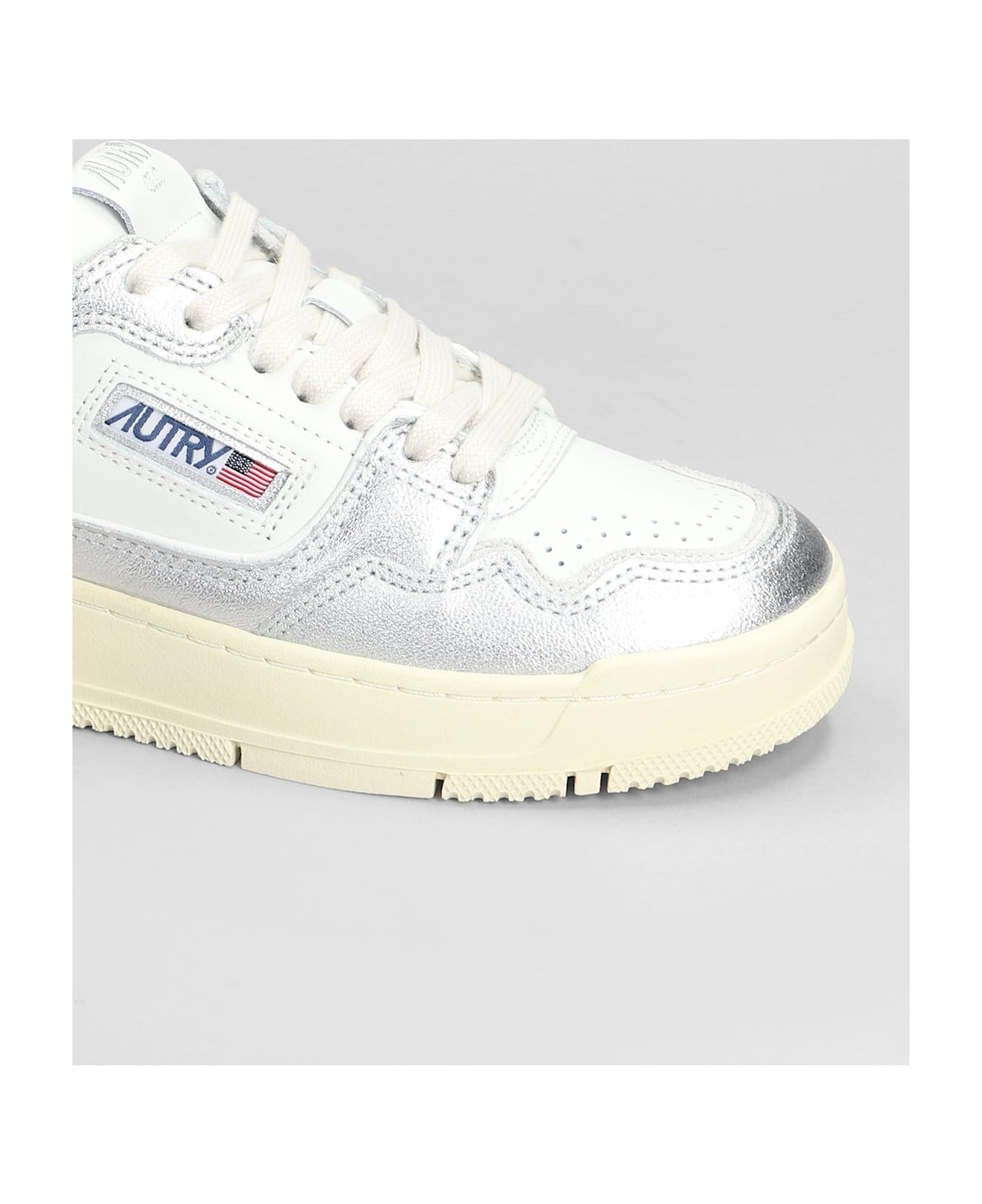 Autry Clc Low Sneakers In White Leather - Silver