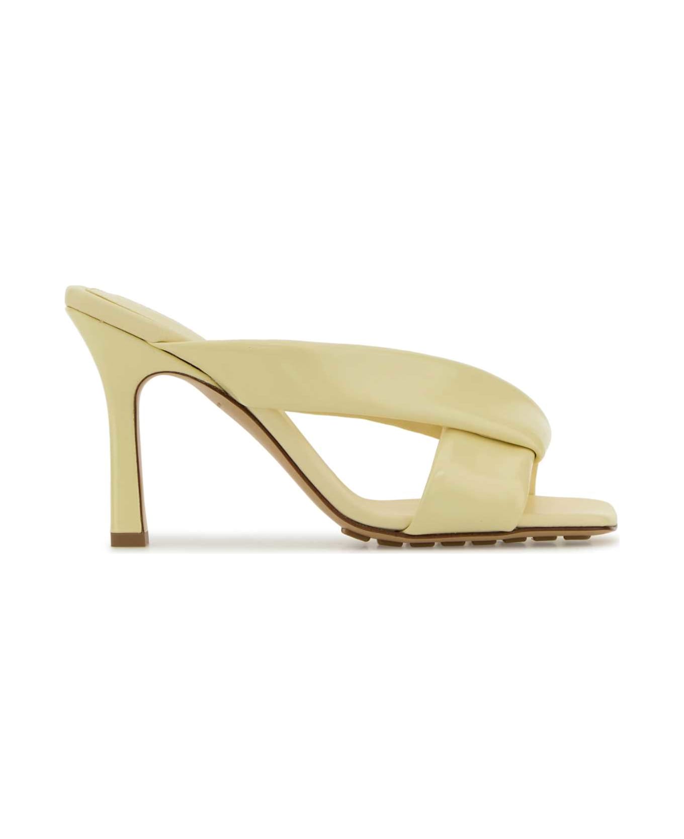 Bottega Veneta Pastel Yellow Leather Riva Mules - CAMOMILE