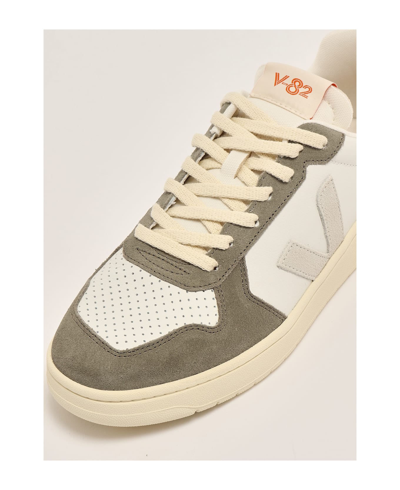 Veja V-82 In Pelle O.t. Sneaker - BIANCO-KAKI