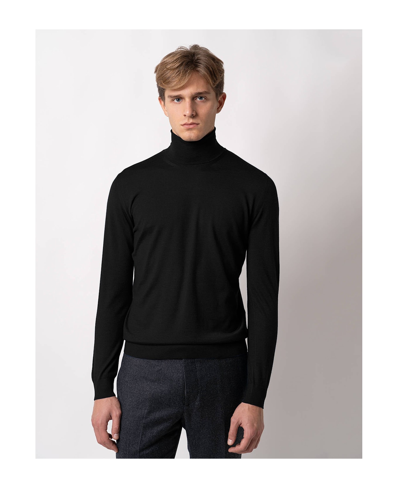 Larusmiani Turtleneck Sweater Pullman Sweater - Black
