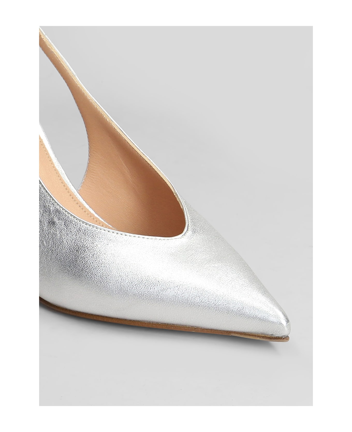 The Seller Pumps In Silver Leather - silver