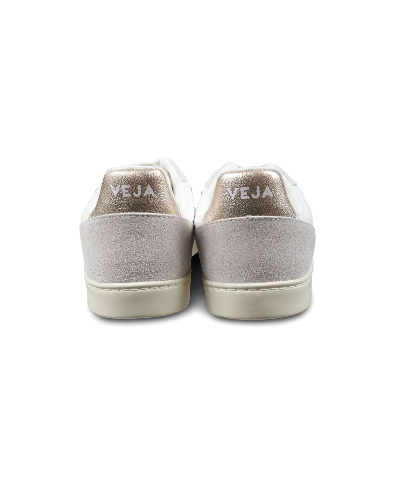 Veja 'v-10' White Low Top Sneakers With Logo Detail On The Side And Contrasting Heel With Logo Lettering In Leather Girl - White