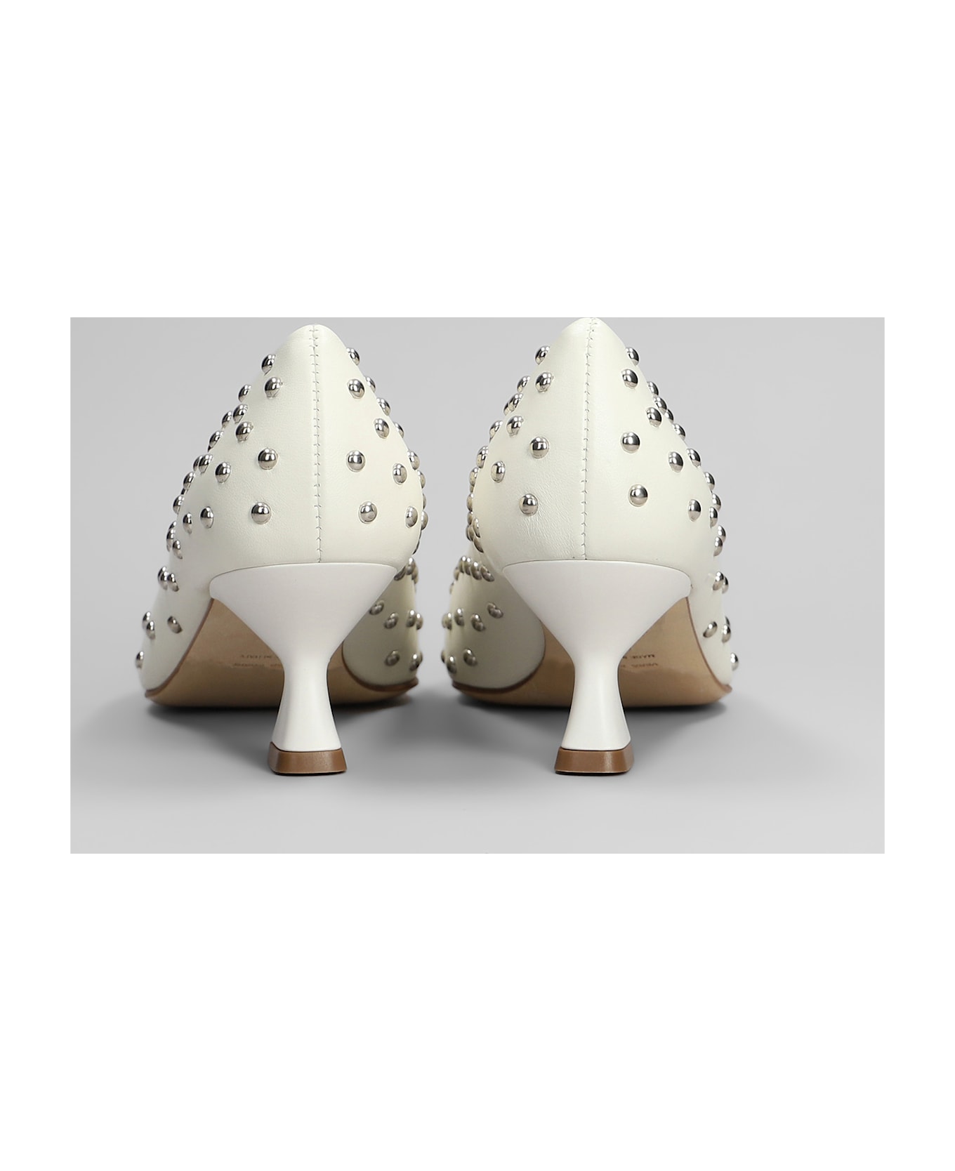 The Seller Pumps In White Leather - white