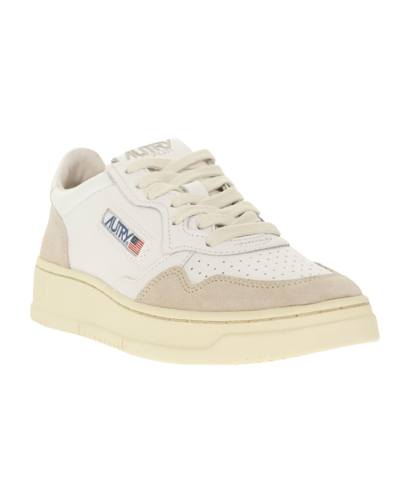Autry Medalist Low - Leather And Suede Sneakers - White/beige