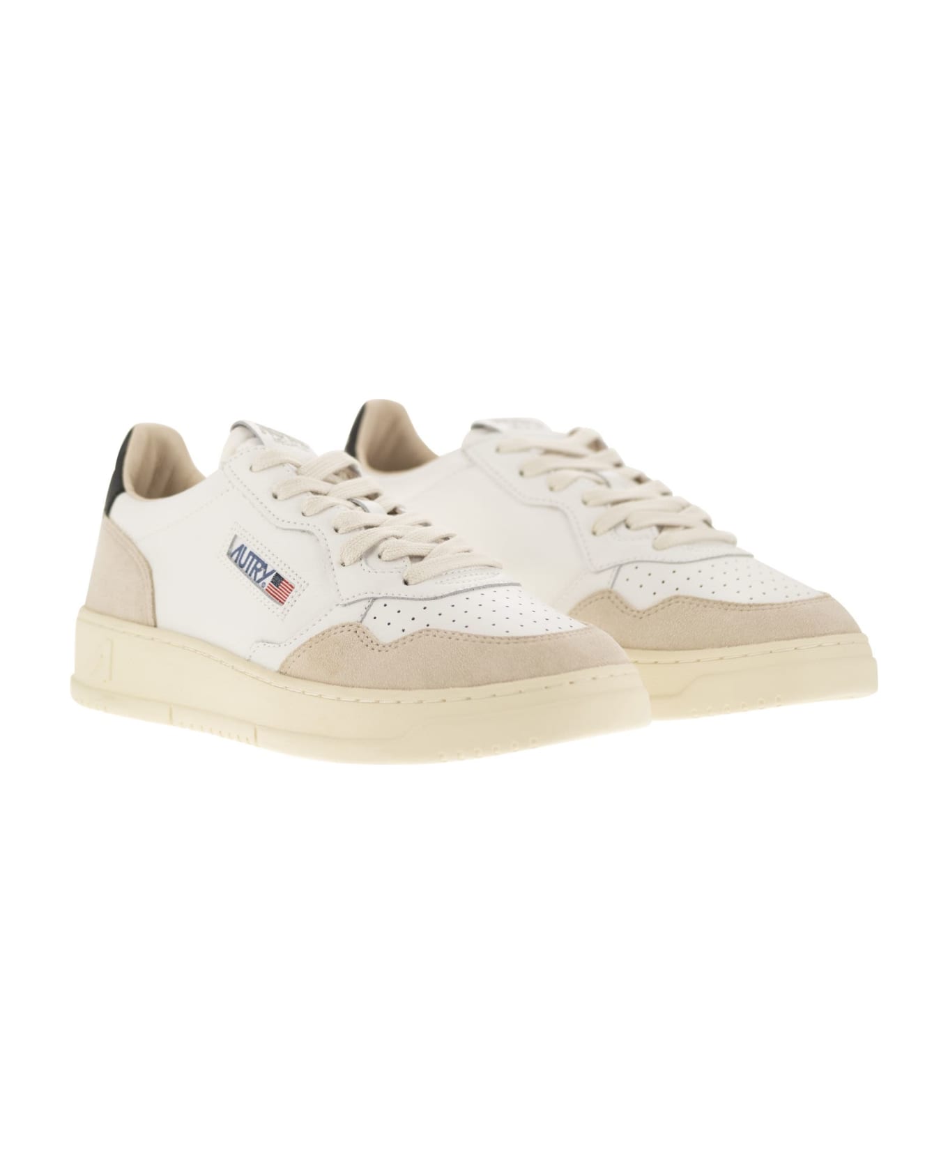 Autry Medalist Low - Leather And Suede Sneakers - White Black