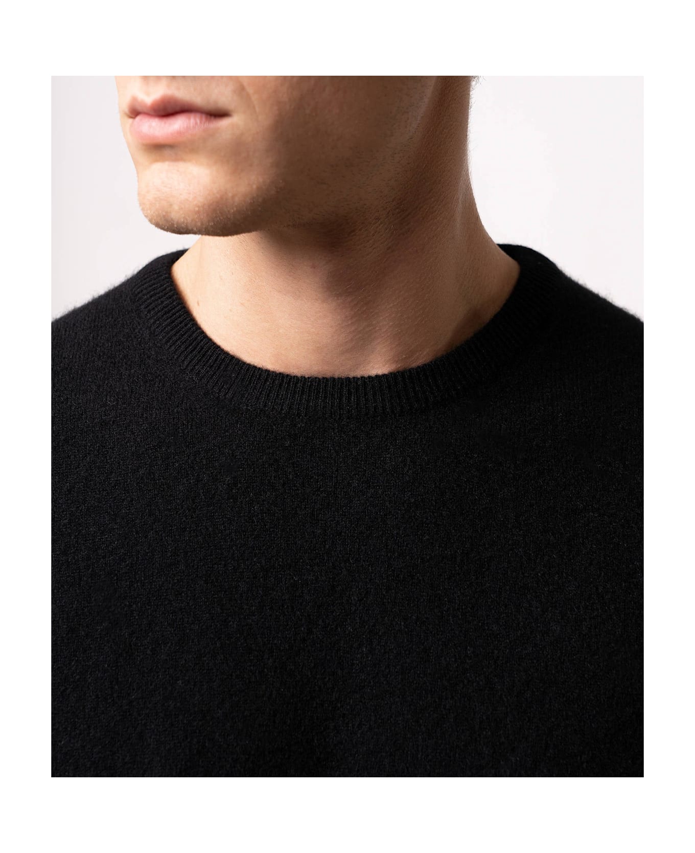 Larusmiani Crewneck Sweater Aspen Sweater - Black