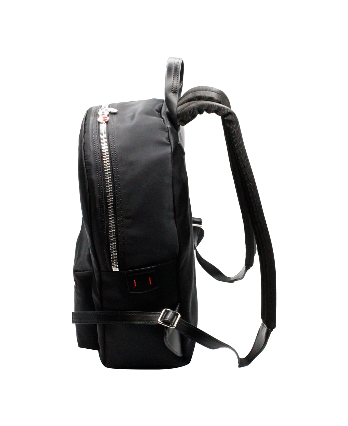 Kiton Backpack In Technical Fabric With Leather Inserts And Adjustable Shoulder Straps. Logo On The Front Pocket 40x33x15 Cm - Black バックパック