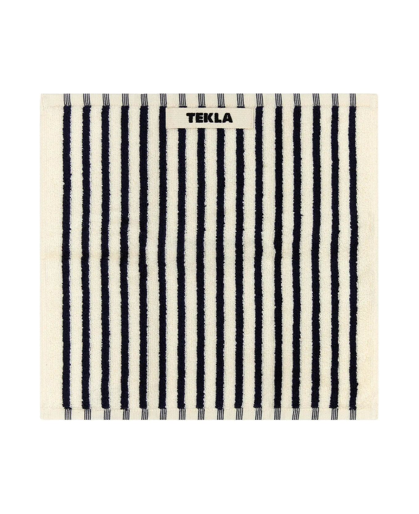 Tekla Embroidered Terry Towel - NAVY タオル