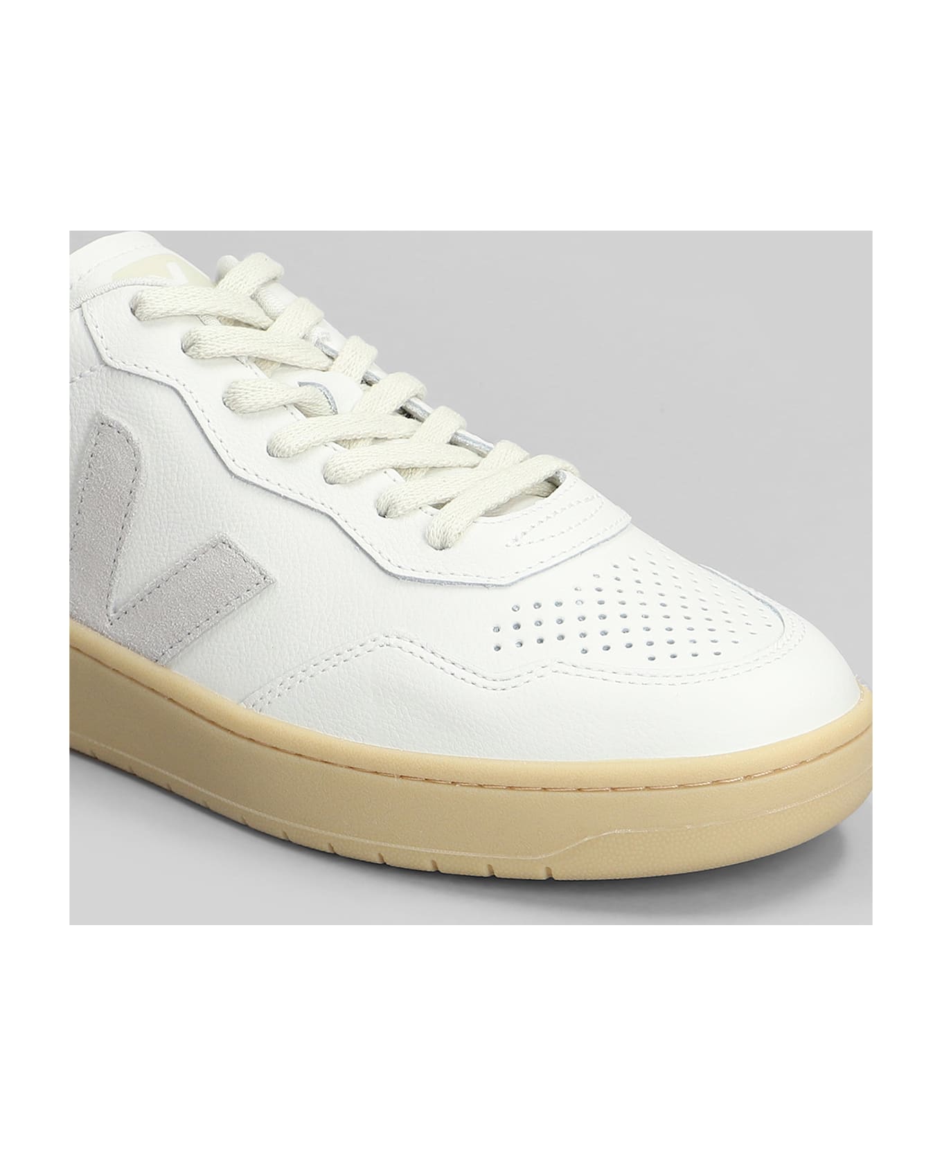 Veja V-90 O.t. Sneakers In White Leather - WHITE