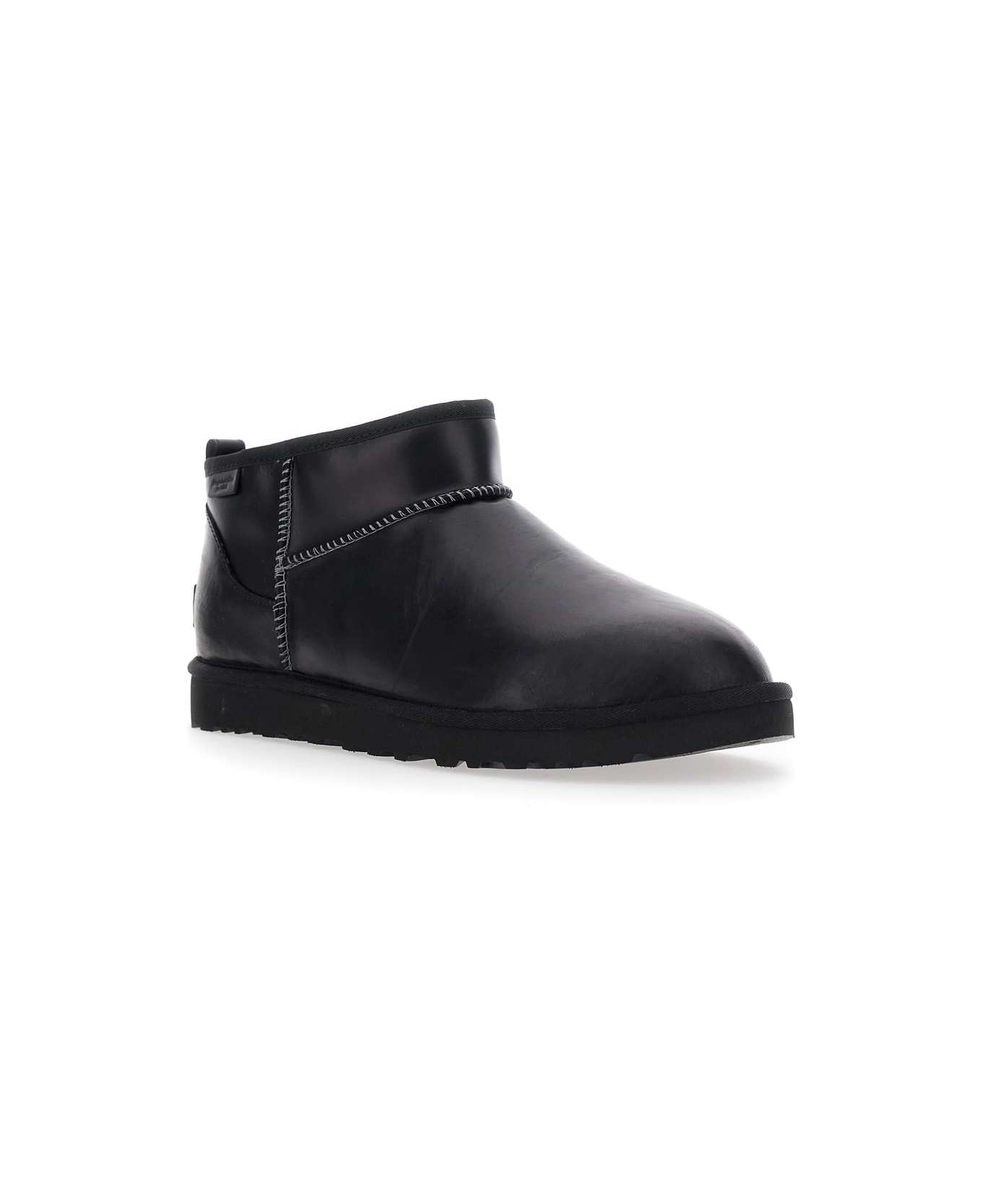 UGG 'ultra Mini' Black Boots With Logo Patch On Back In Leather Man - Black