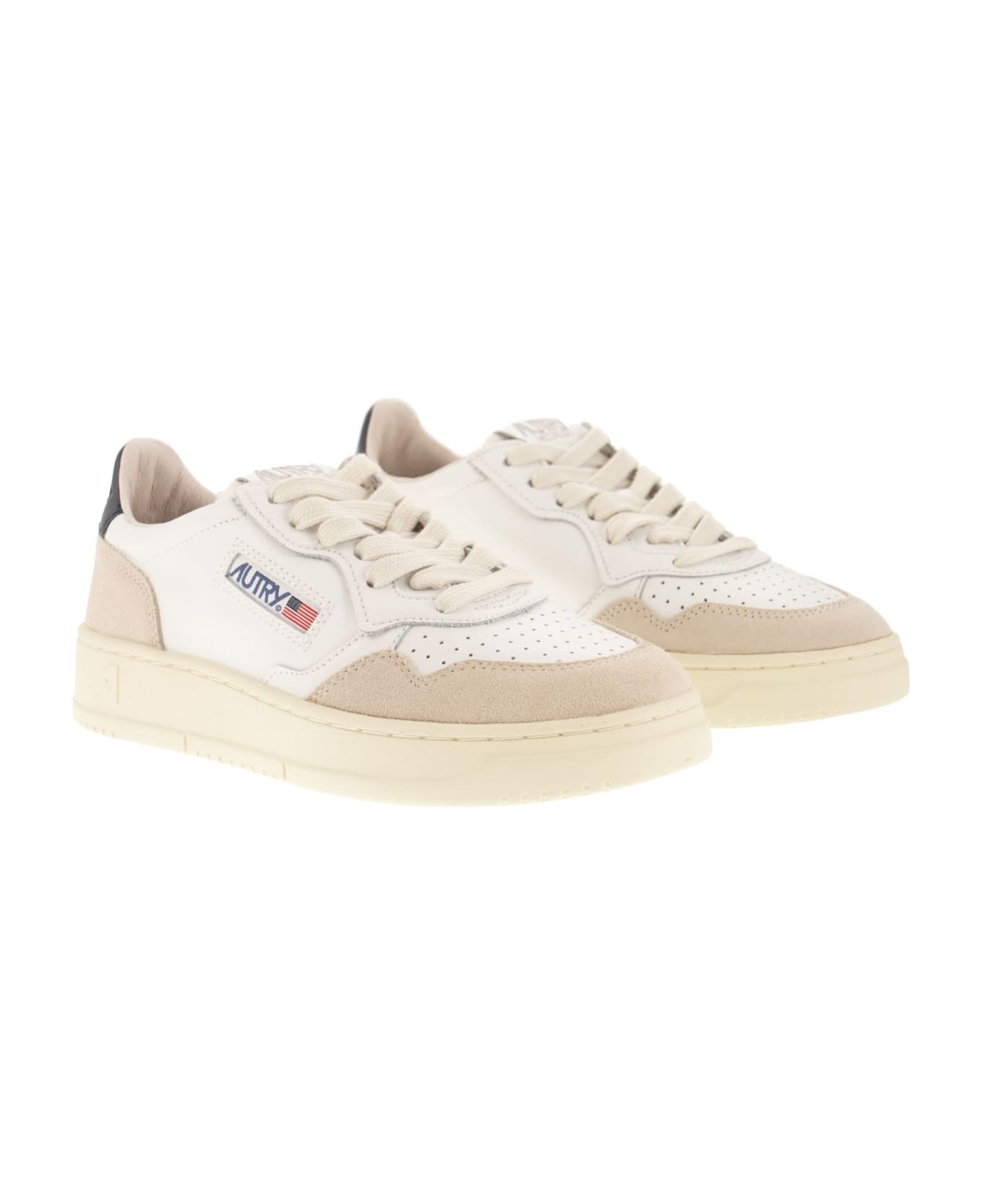 Autry Medalist Low Sneakers - White