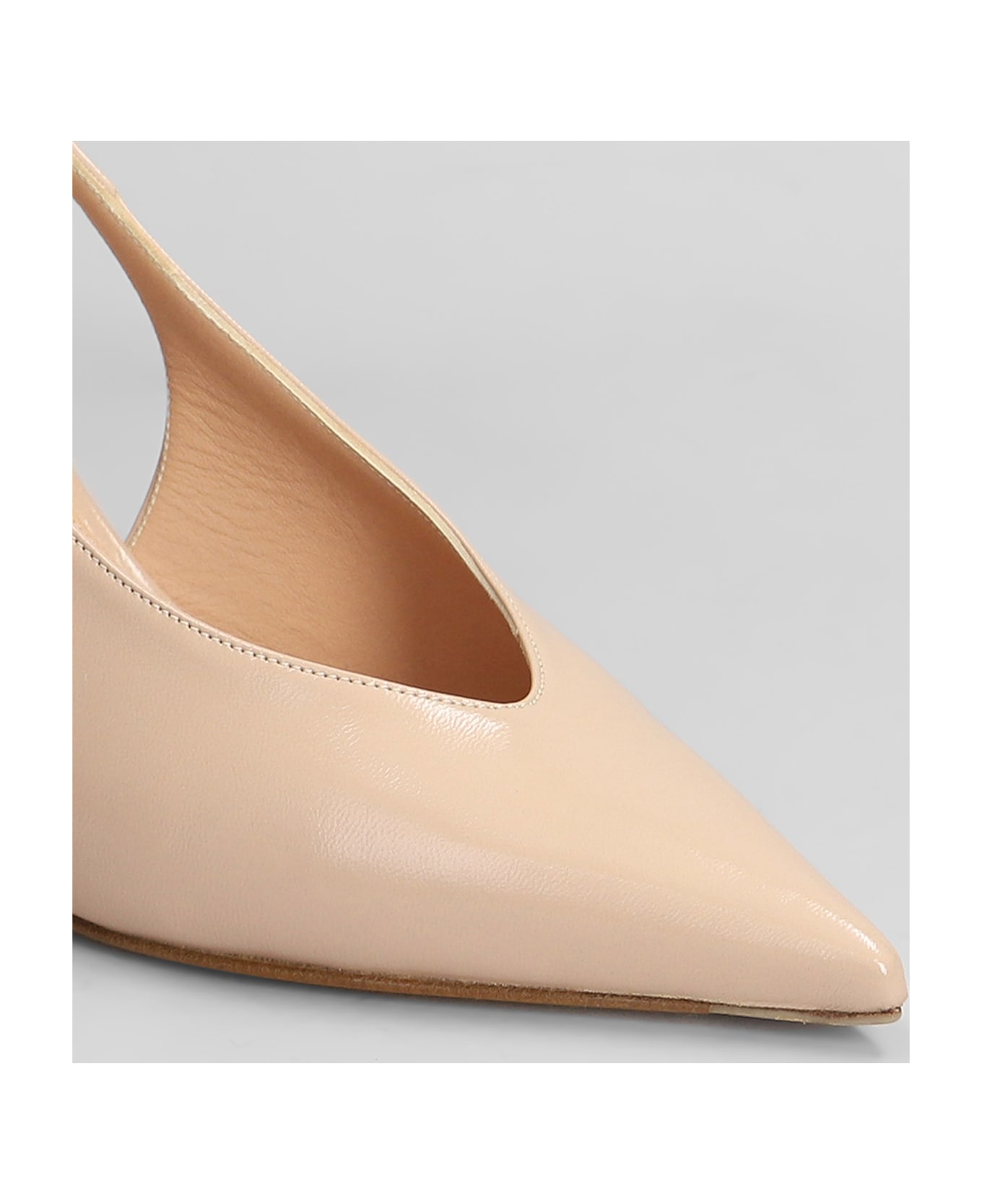 The Seller Pumps In Powder Leather - powder