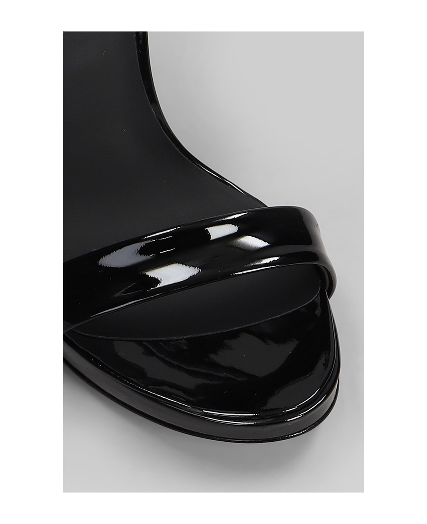 Le Silla Gwen Sandals In Black Patent Leather - black
