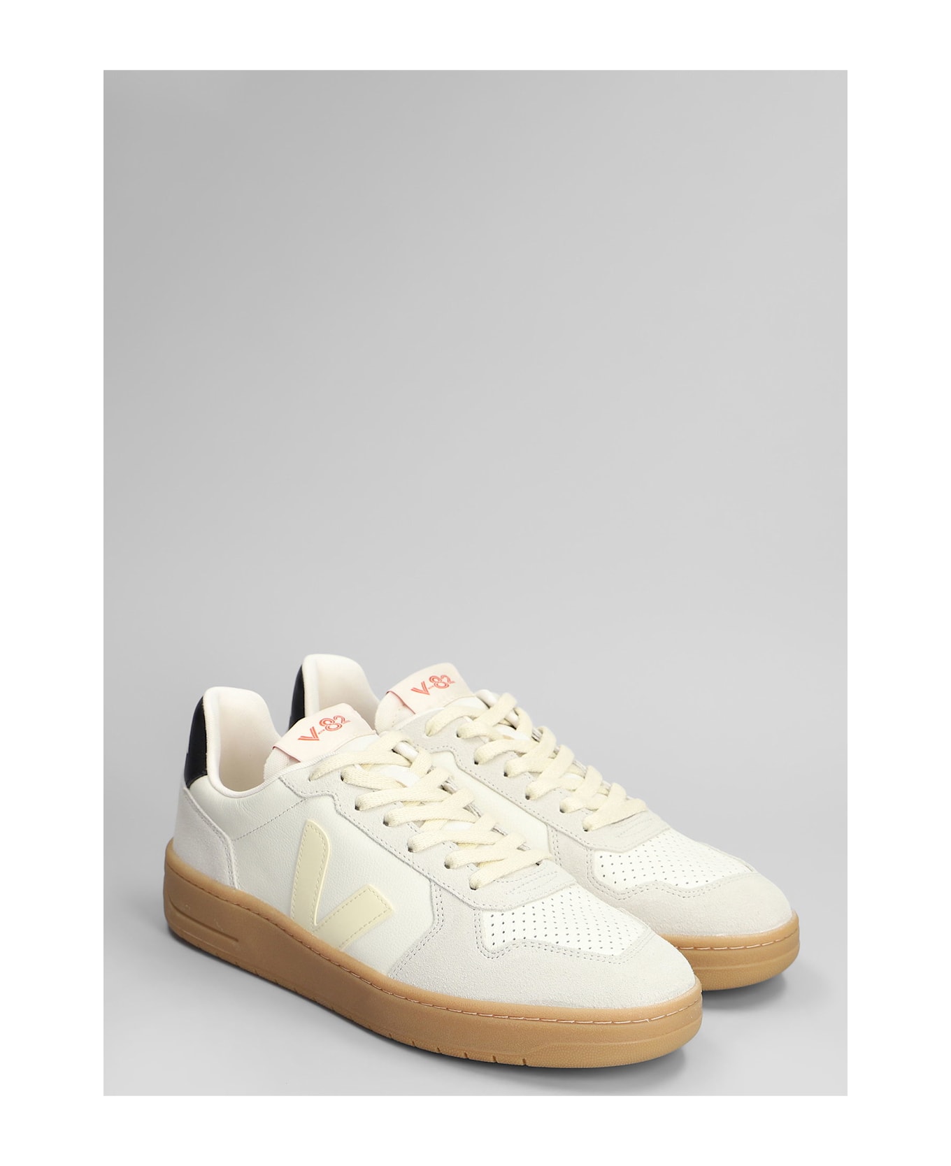 Veja V-82 Sneakers In White Suede And Leather - white