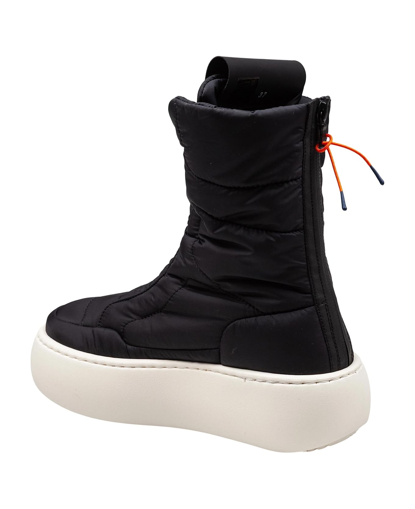 Barracuda Down Boots In Black And White - Black