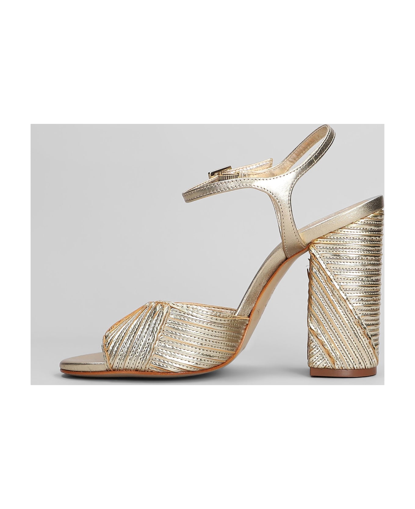 Schutz Lupita Sandals In Gold Leather - gold