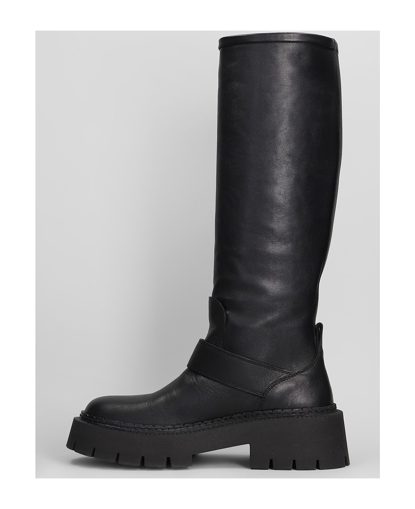 Vic Matié Etna 101 Low Heels Boots In Black Leather - black