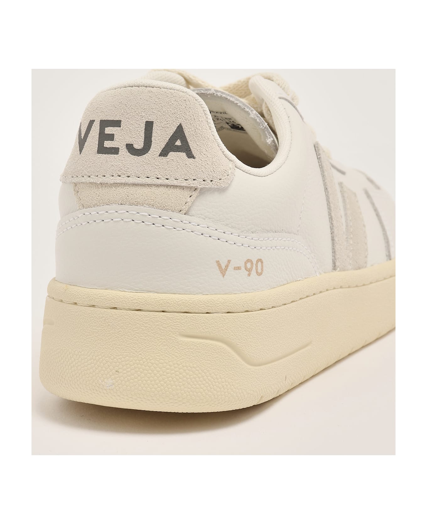 Veja Leather Sneaker - GHIACCIO