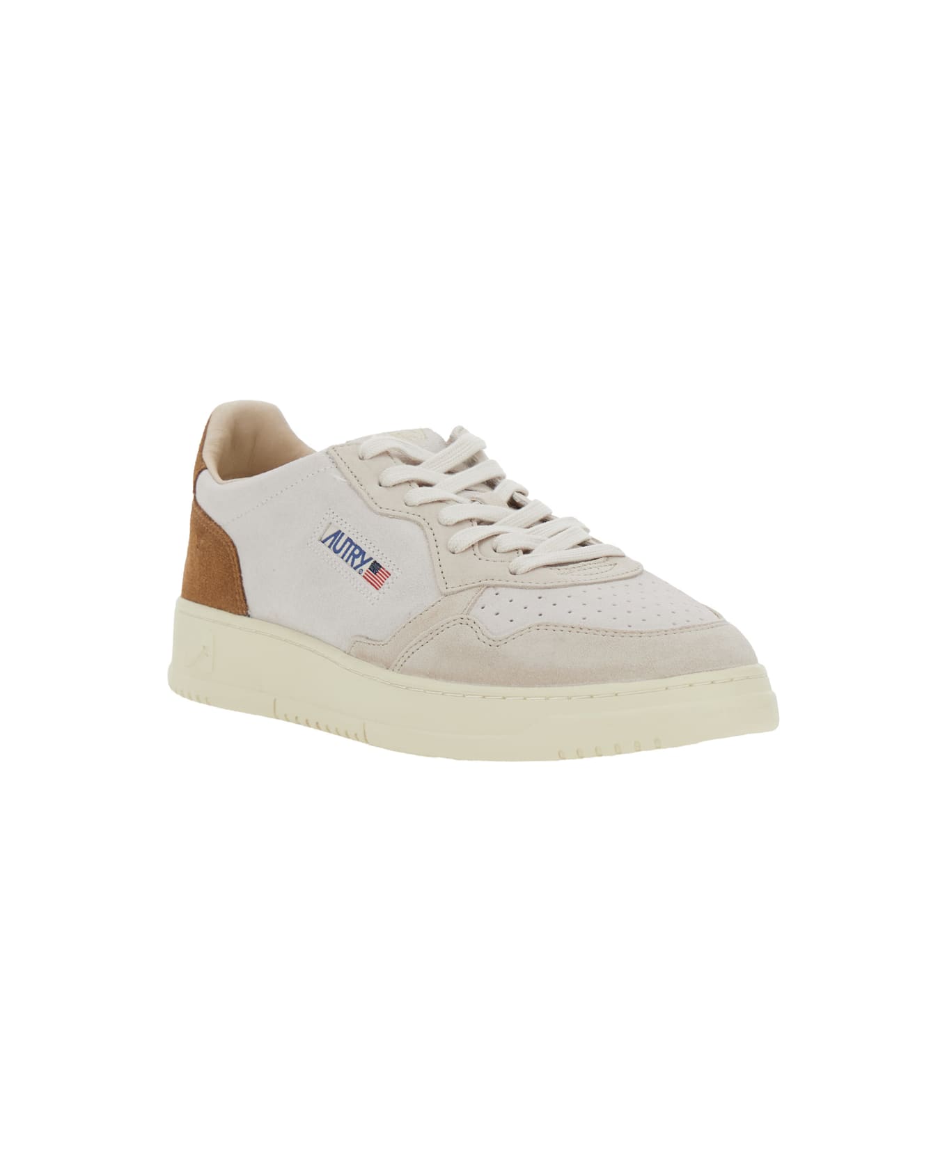 Autry 'medalist Low' Beige Sneaker With Contrasting Back Patch In Leathe Man - Beige