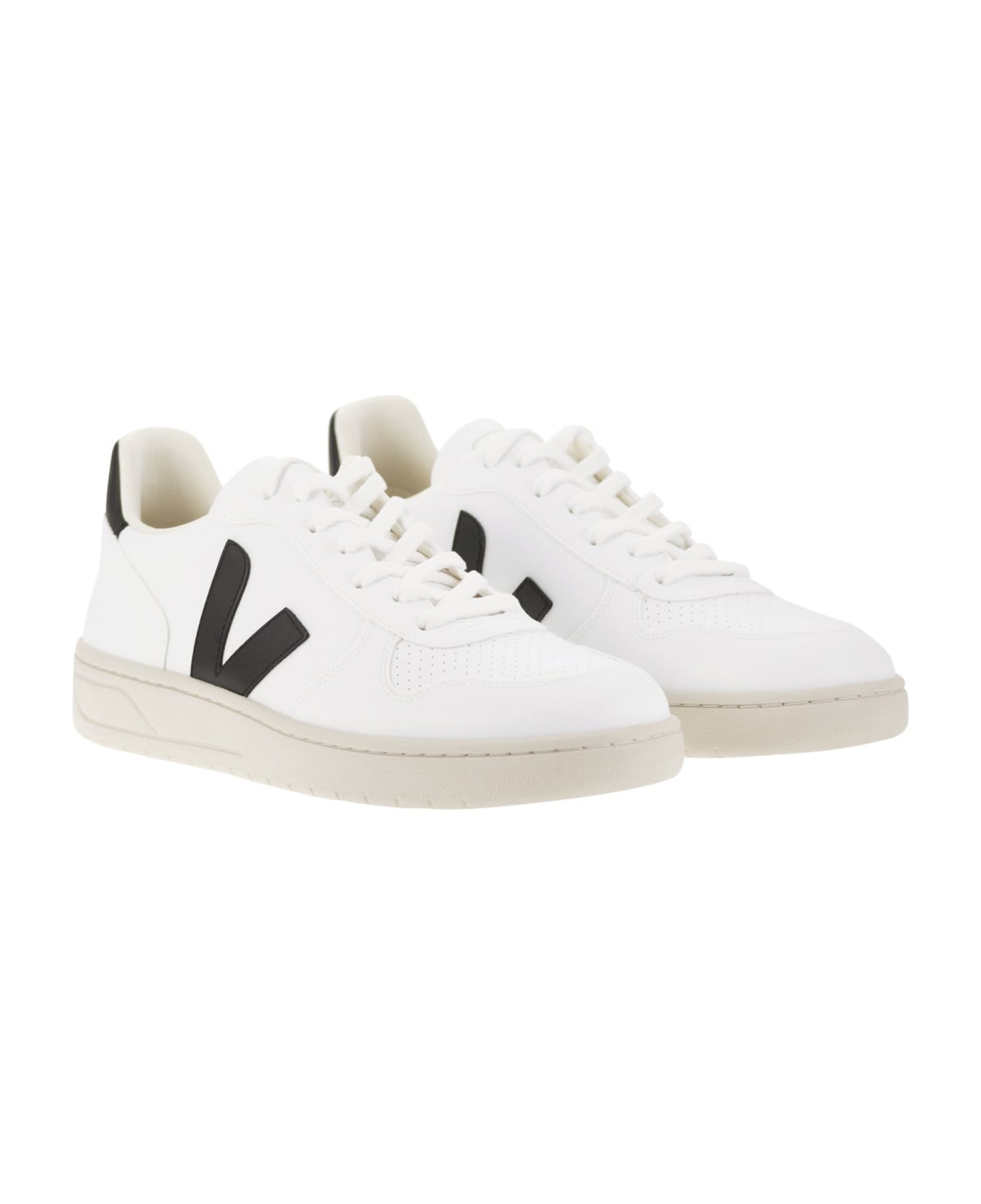 Veja Leather Trainers With Logo - White/black