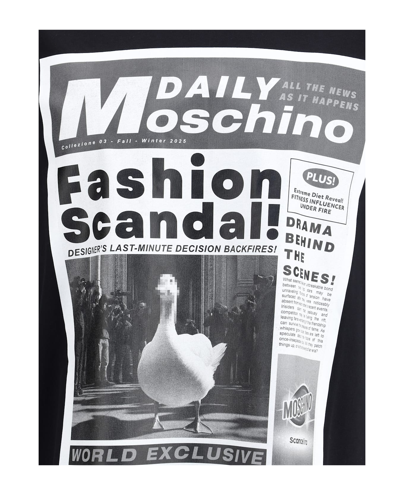 Moschino T-shirt Whit Maxi Print