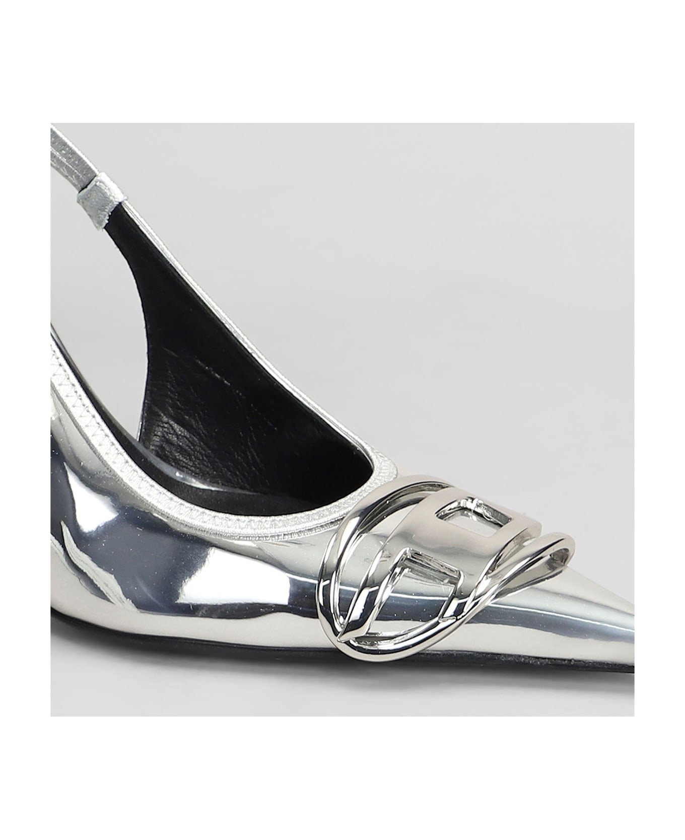 Diesel D Venus Pumps In Silver Leather - silver